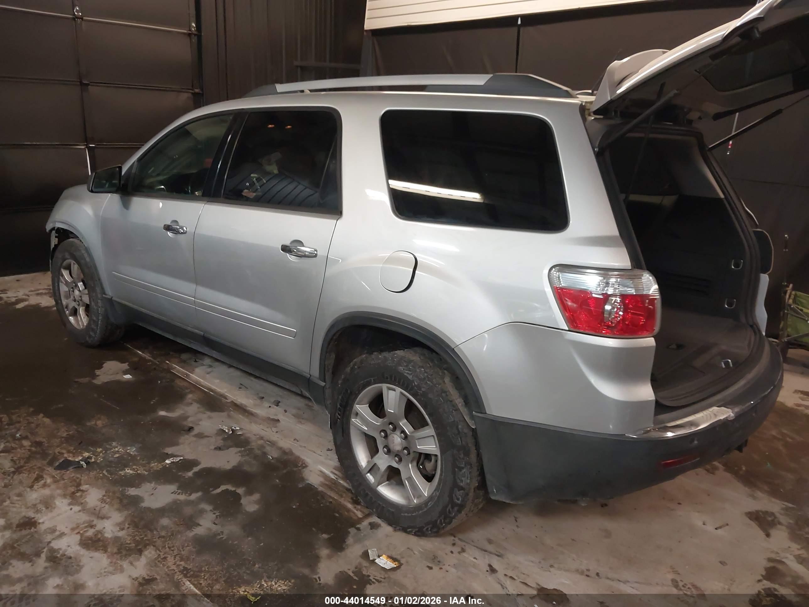 GMC ACADIA image 3