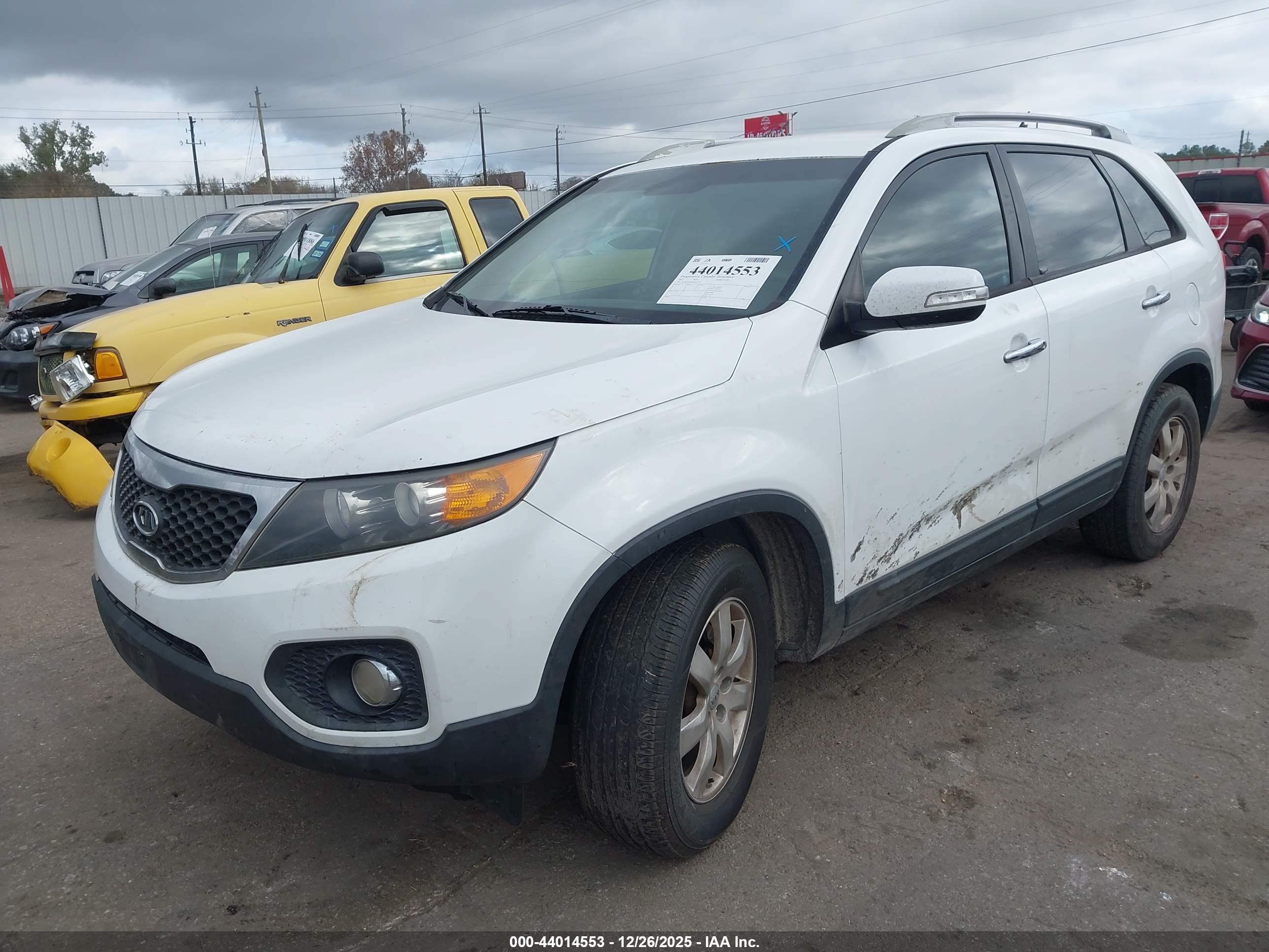 KIA SORENTO image 2