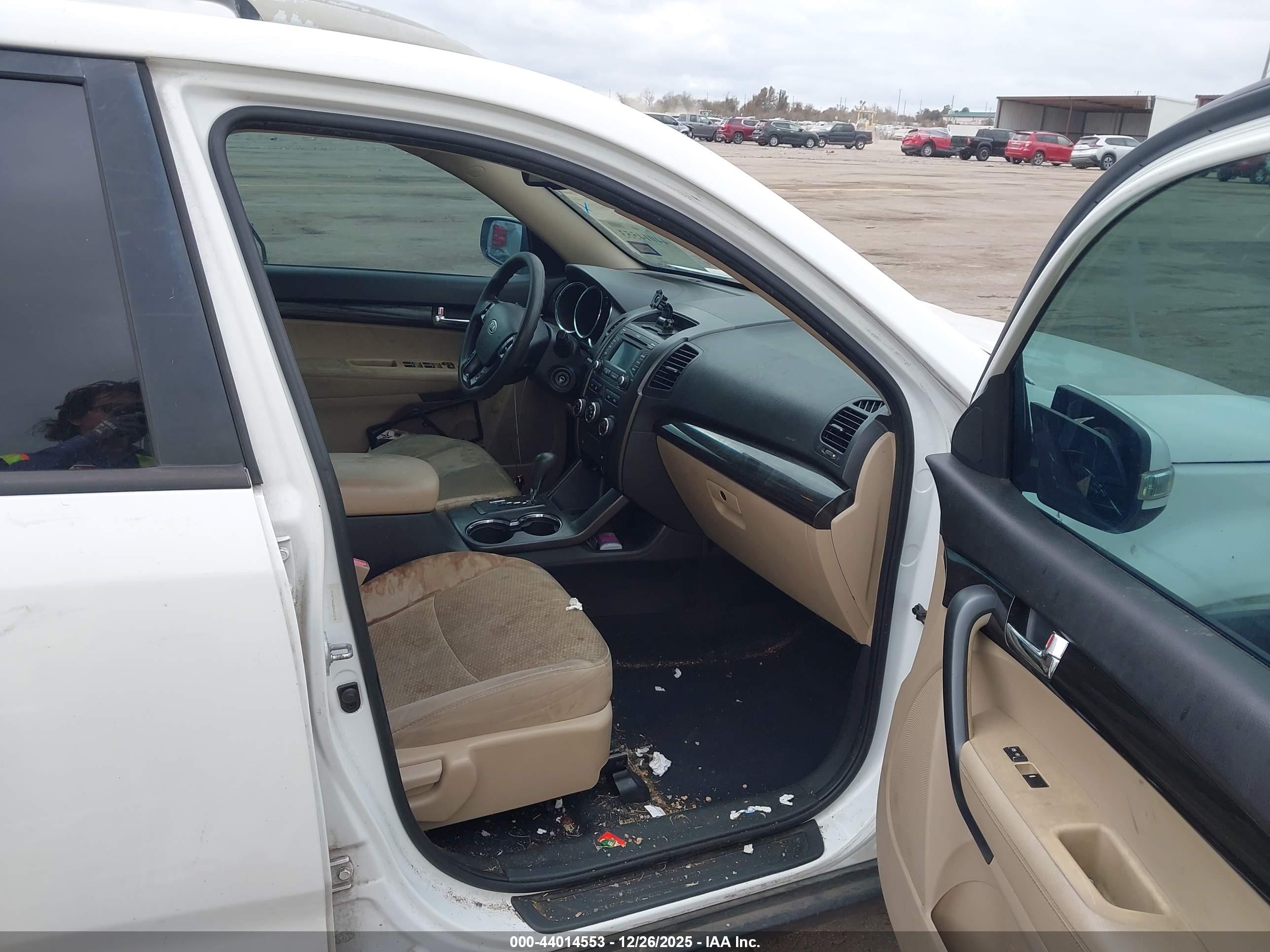 KIA SORENTO image 5