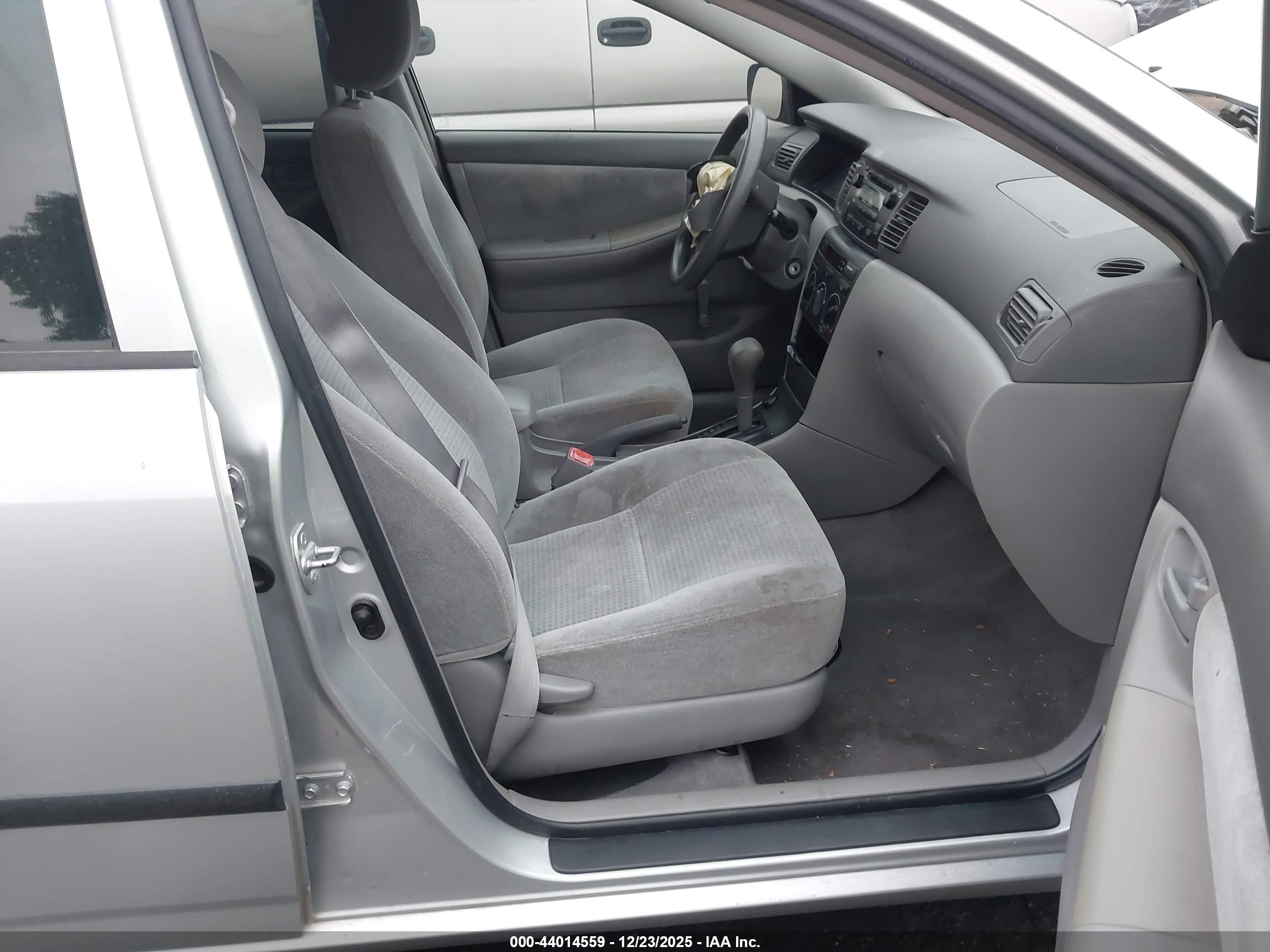 TOYOTA COROLLA image 5