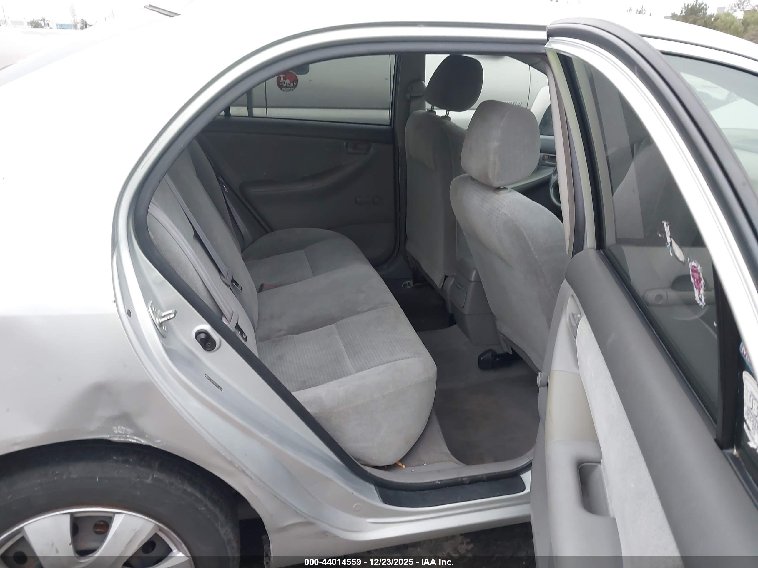 TOYOTA COROLLA image 8