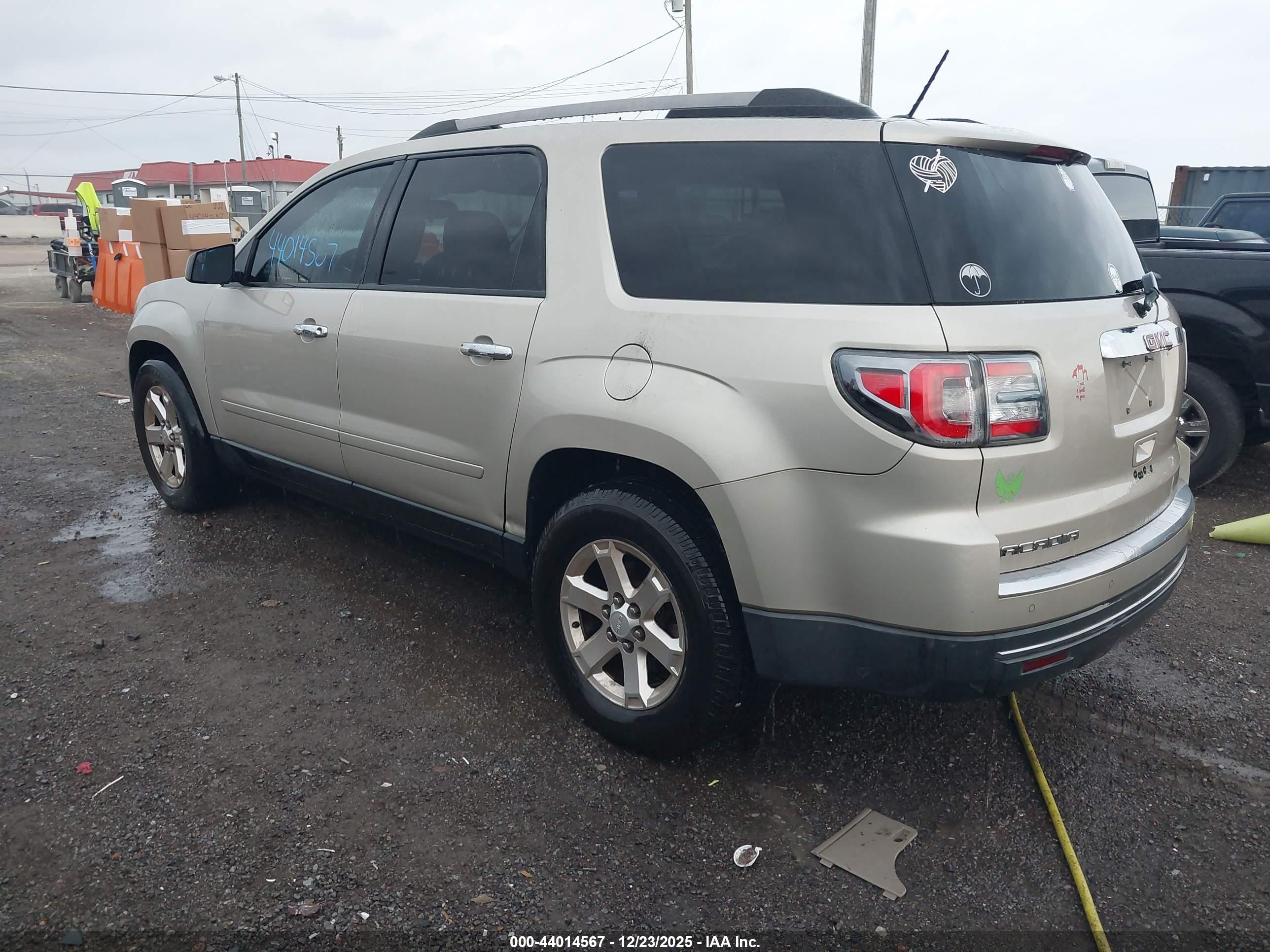 GMC ACADIA image 3