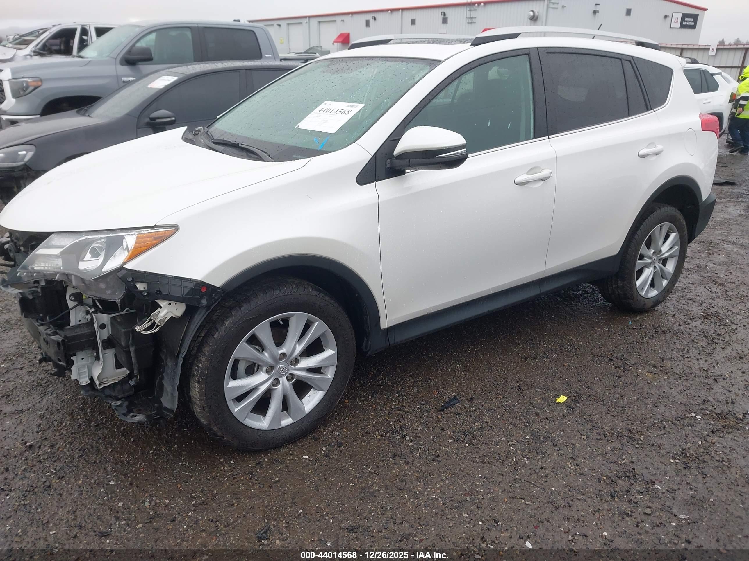 TOYOTA RAV4 image 2