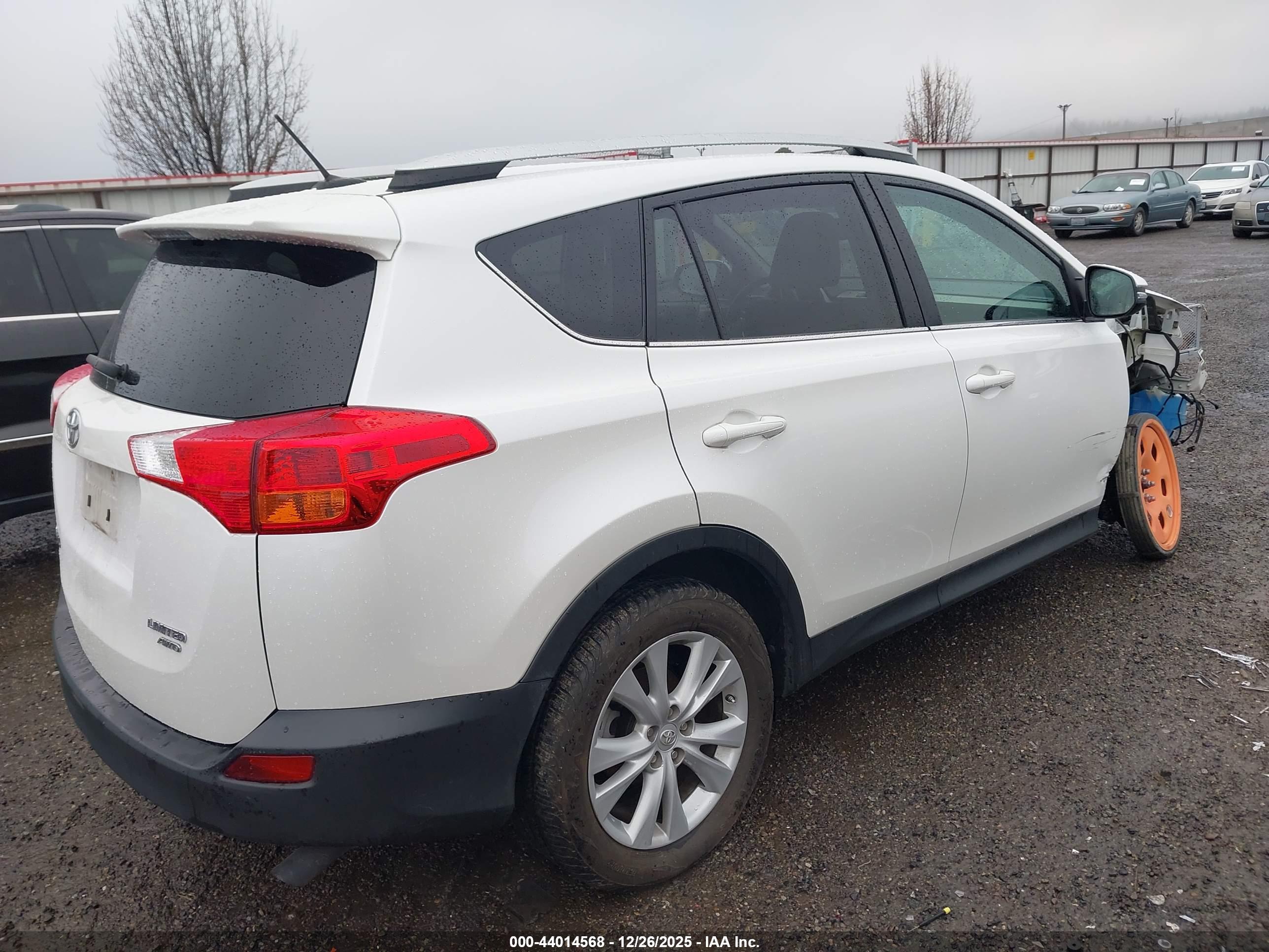 TOYOTA RAV4 image 4