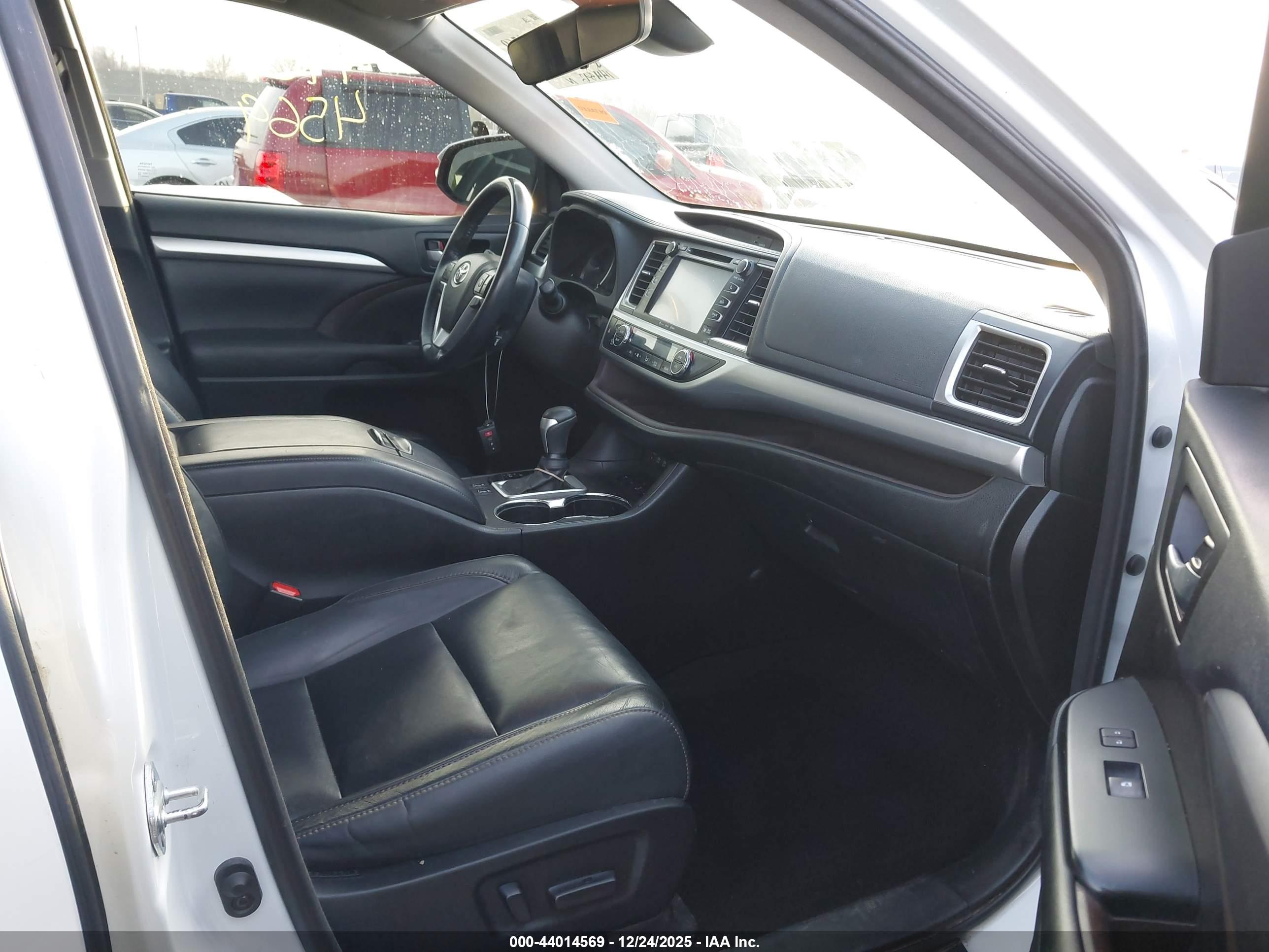 TOYOTA HIGHLANDER image 5