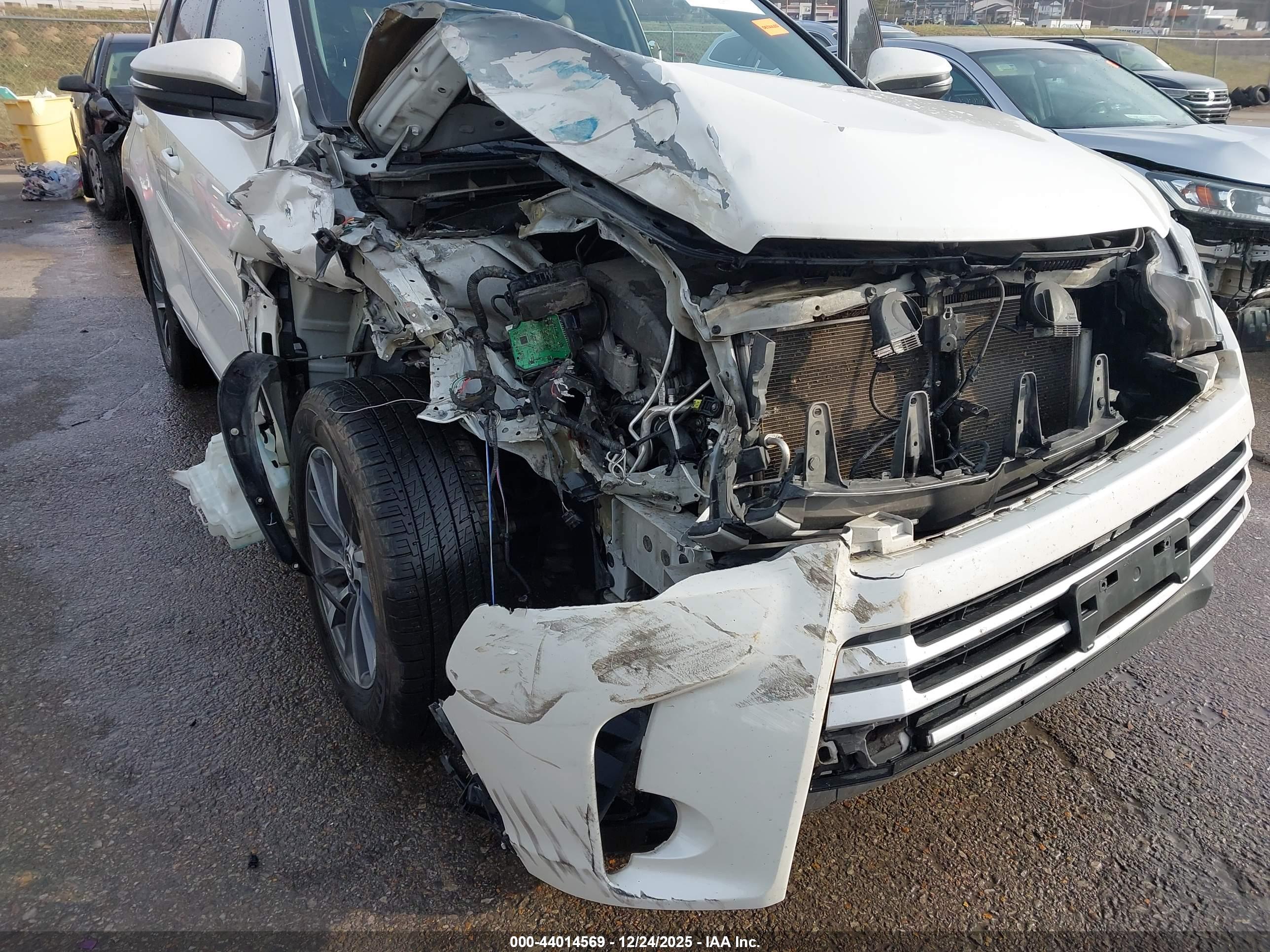 TOYOTA HIGHLANDER image 6