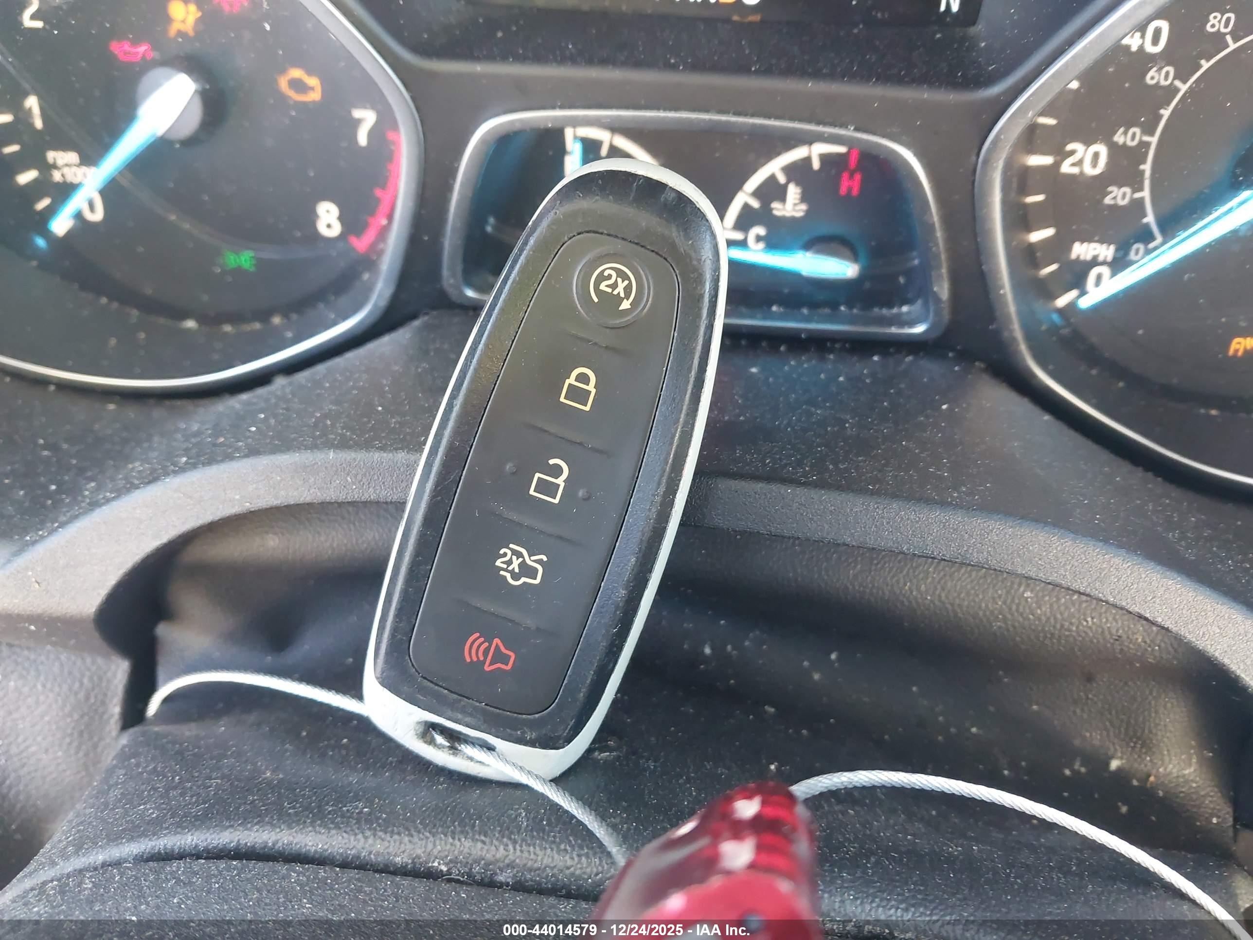 FORD ESCAPE image 11