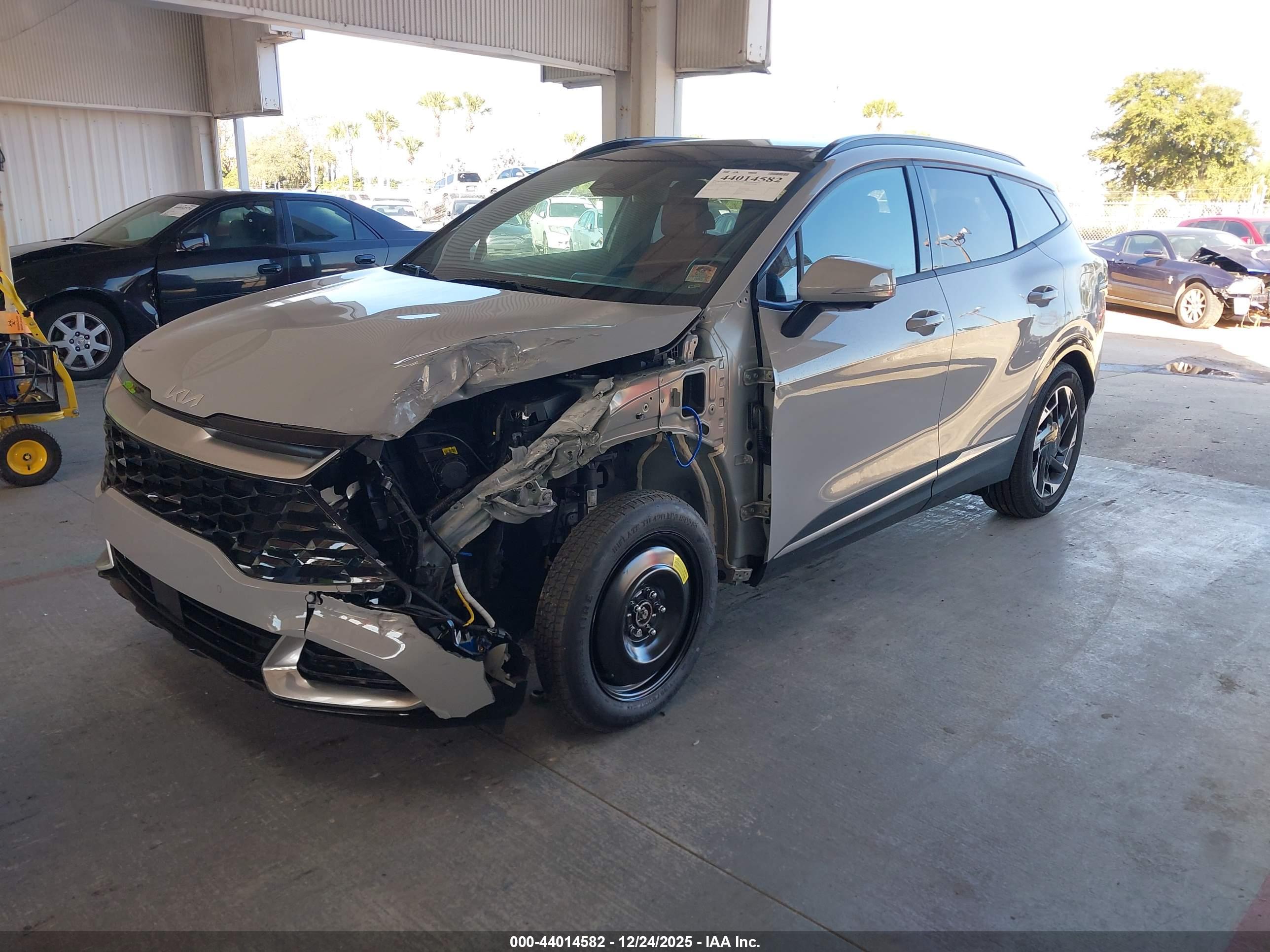 KIA SPORTAGE image 2