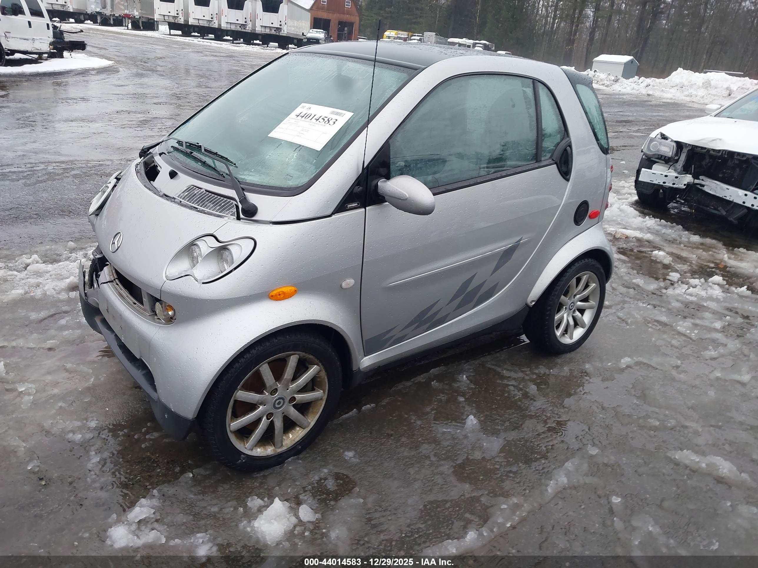 SMART FORTWO image 2