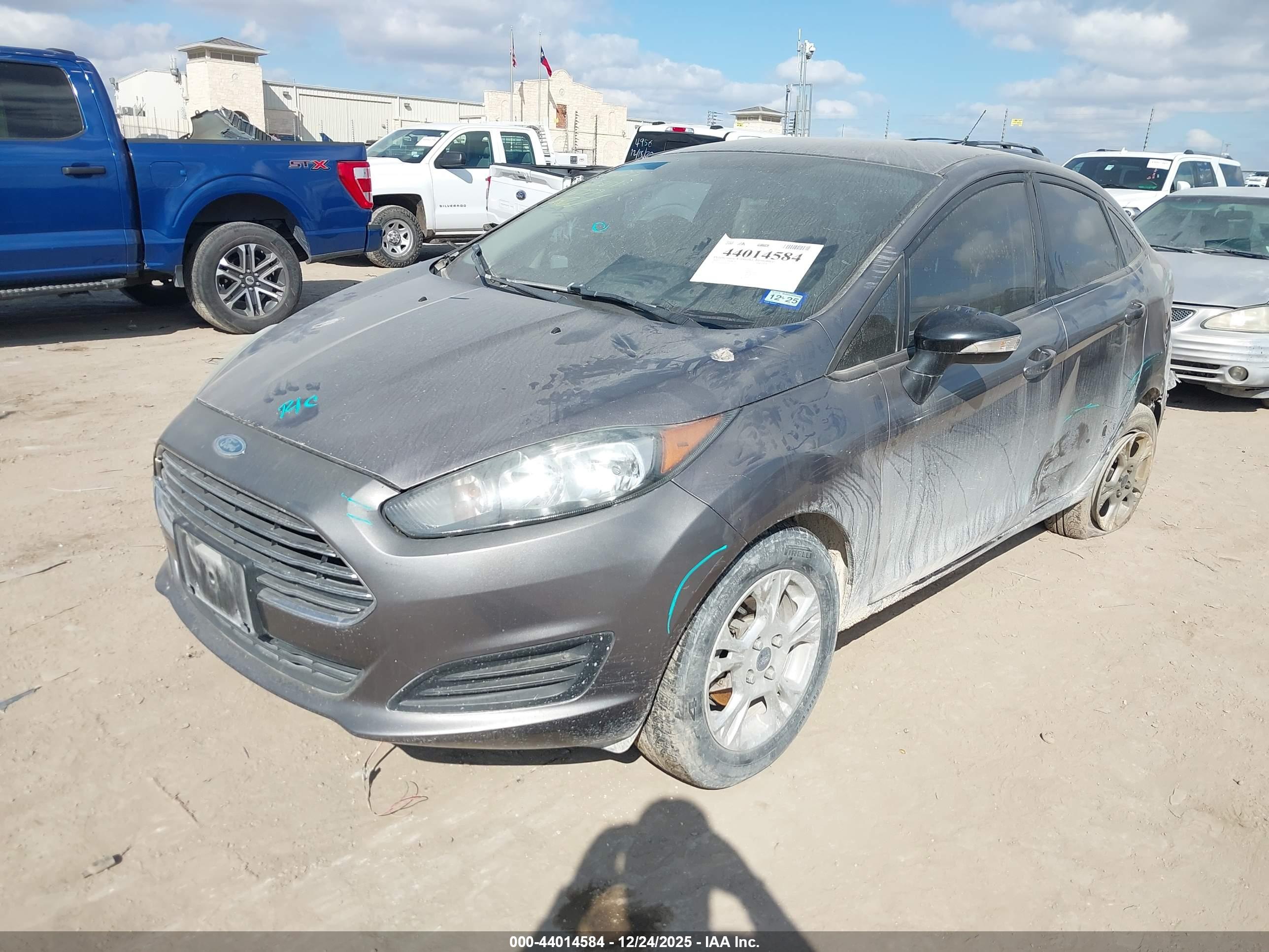FORD FIESTA image 2
