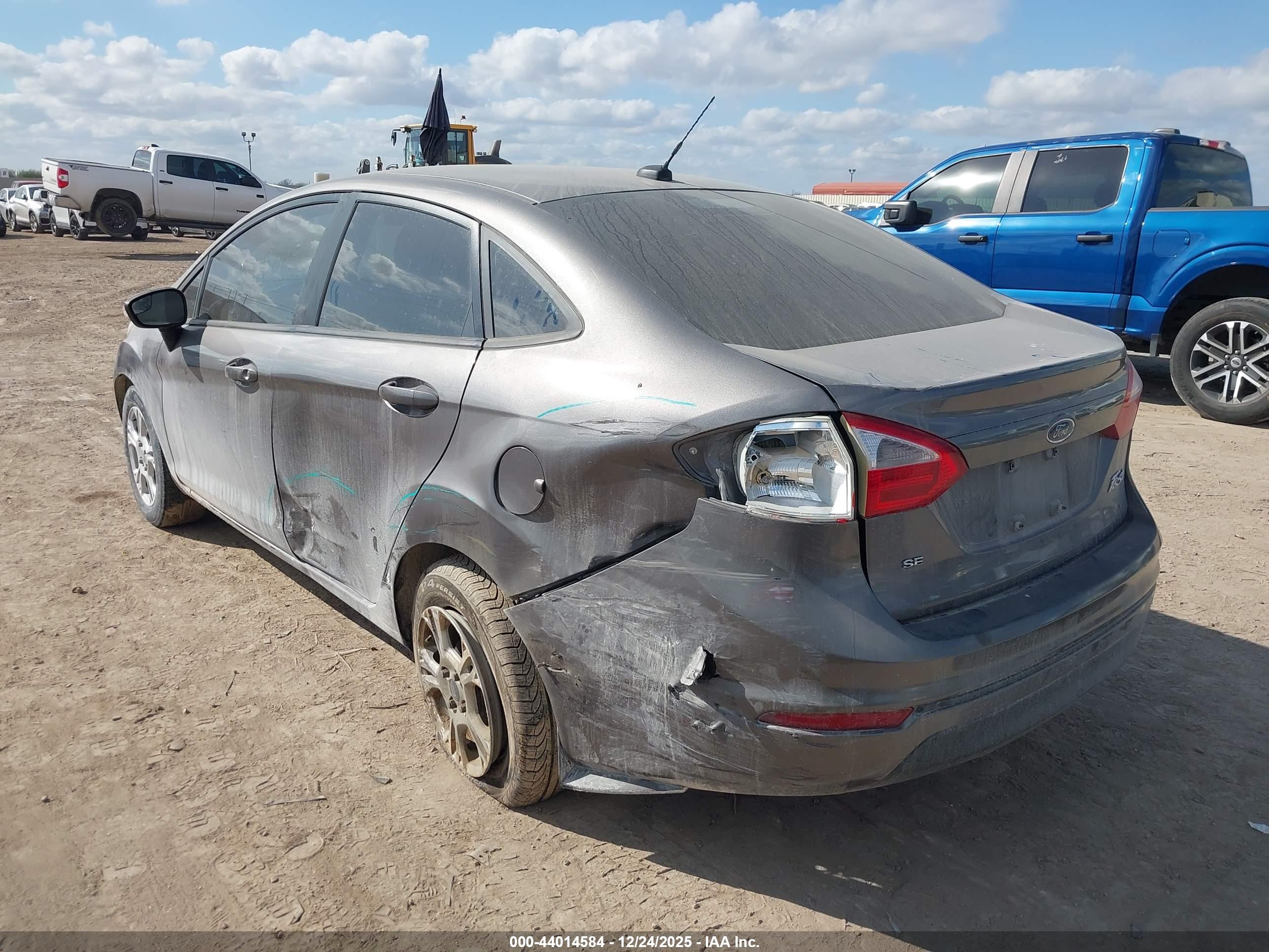 FORD FIESTA image 3