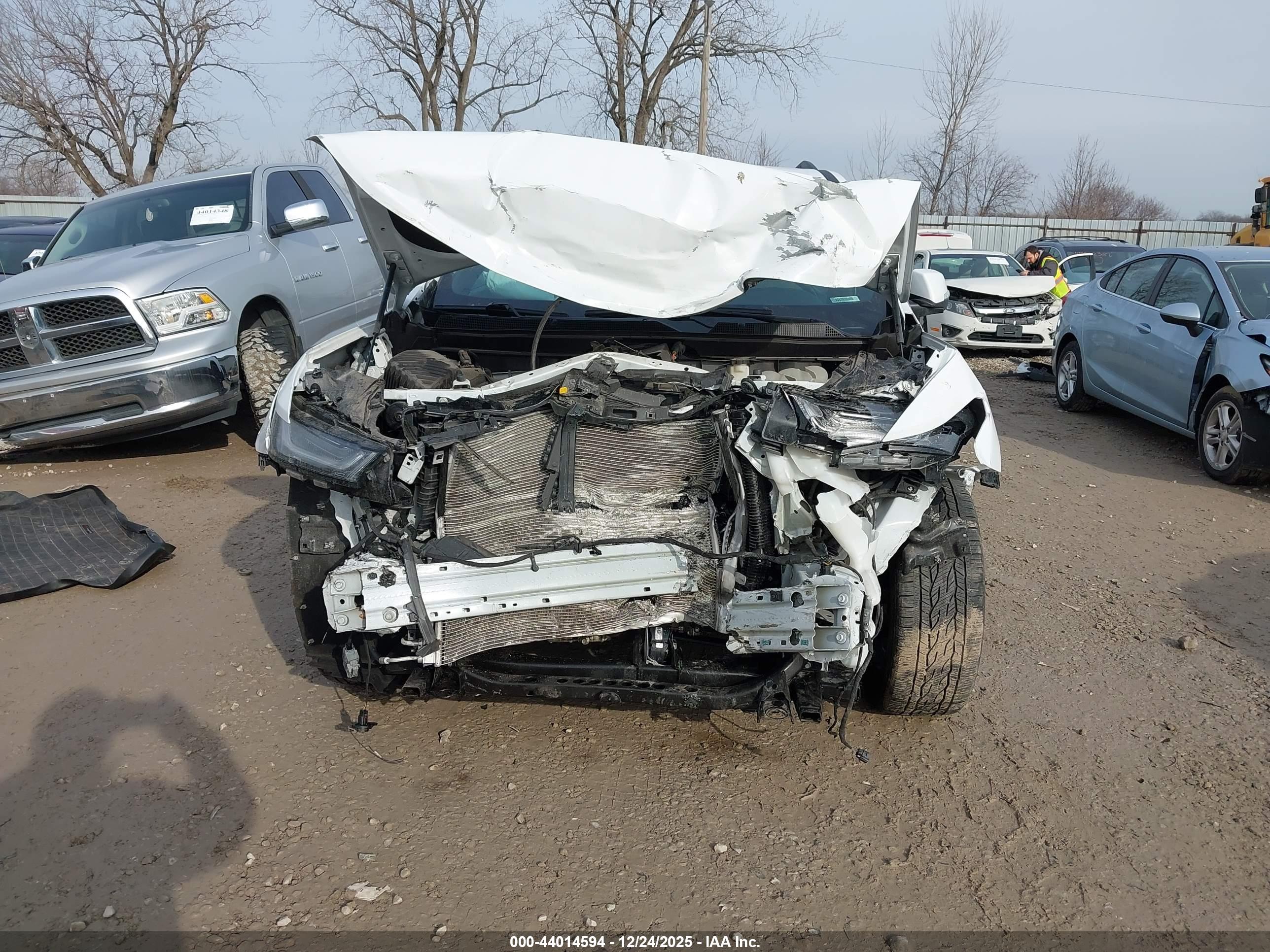 CHEVROLET TRAVERSE image 6