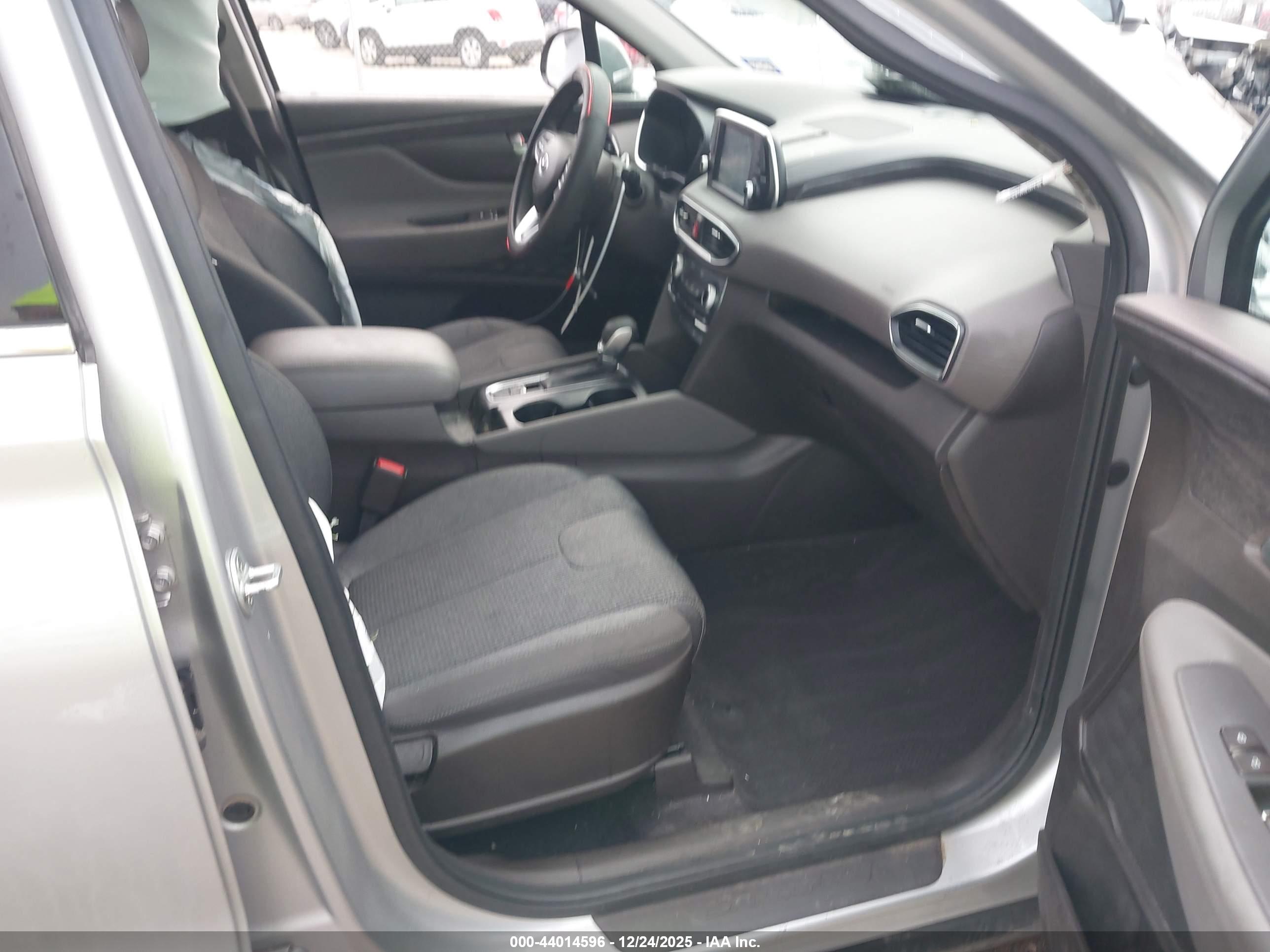 HYUNDAI SANTA image 5