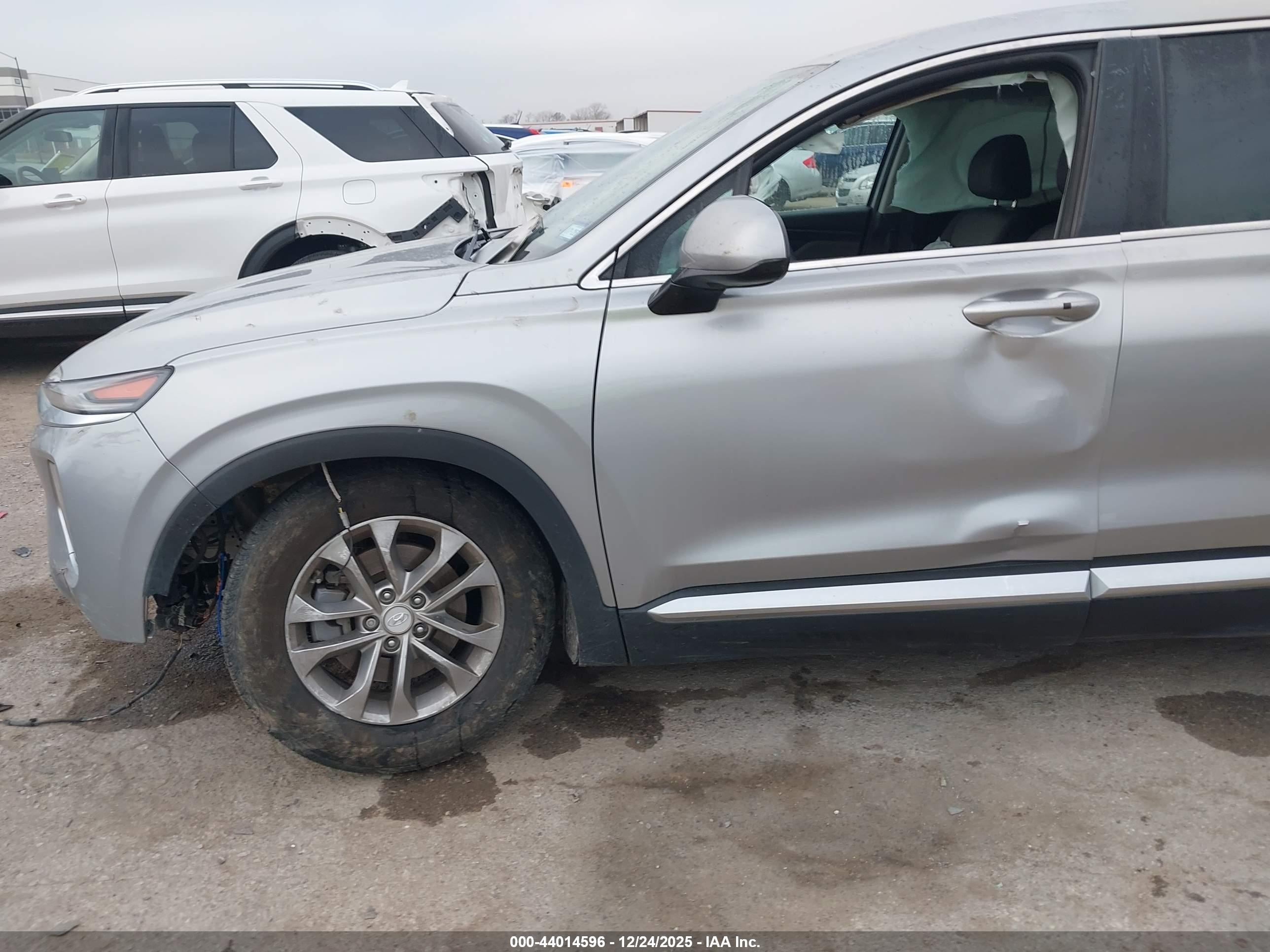 HYUNDAI SANTA image 6