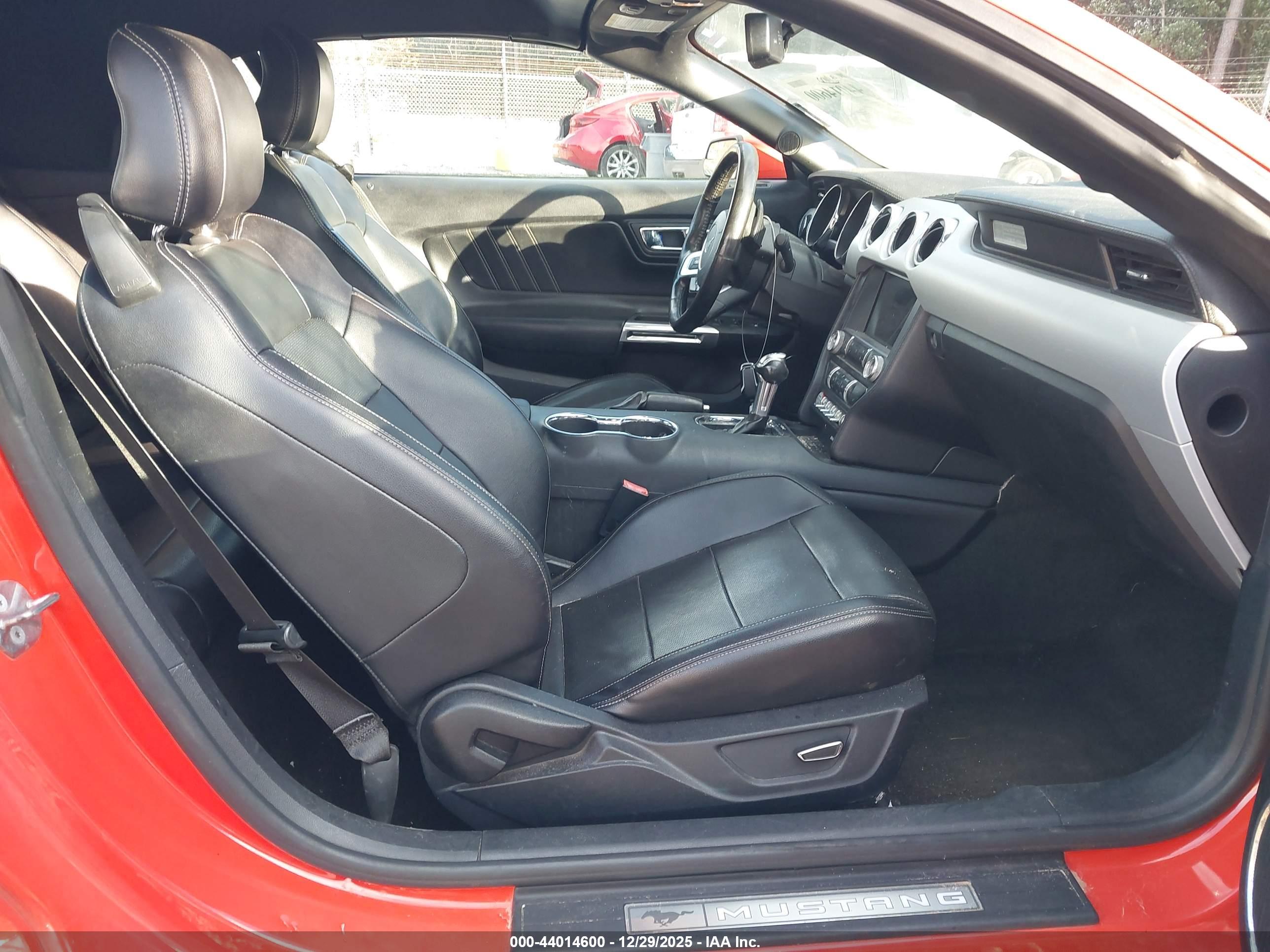 FORD MUSTANG image 5