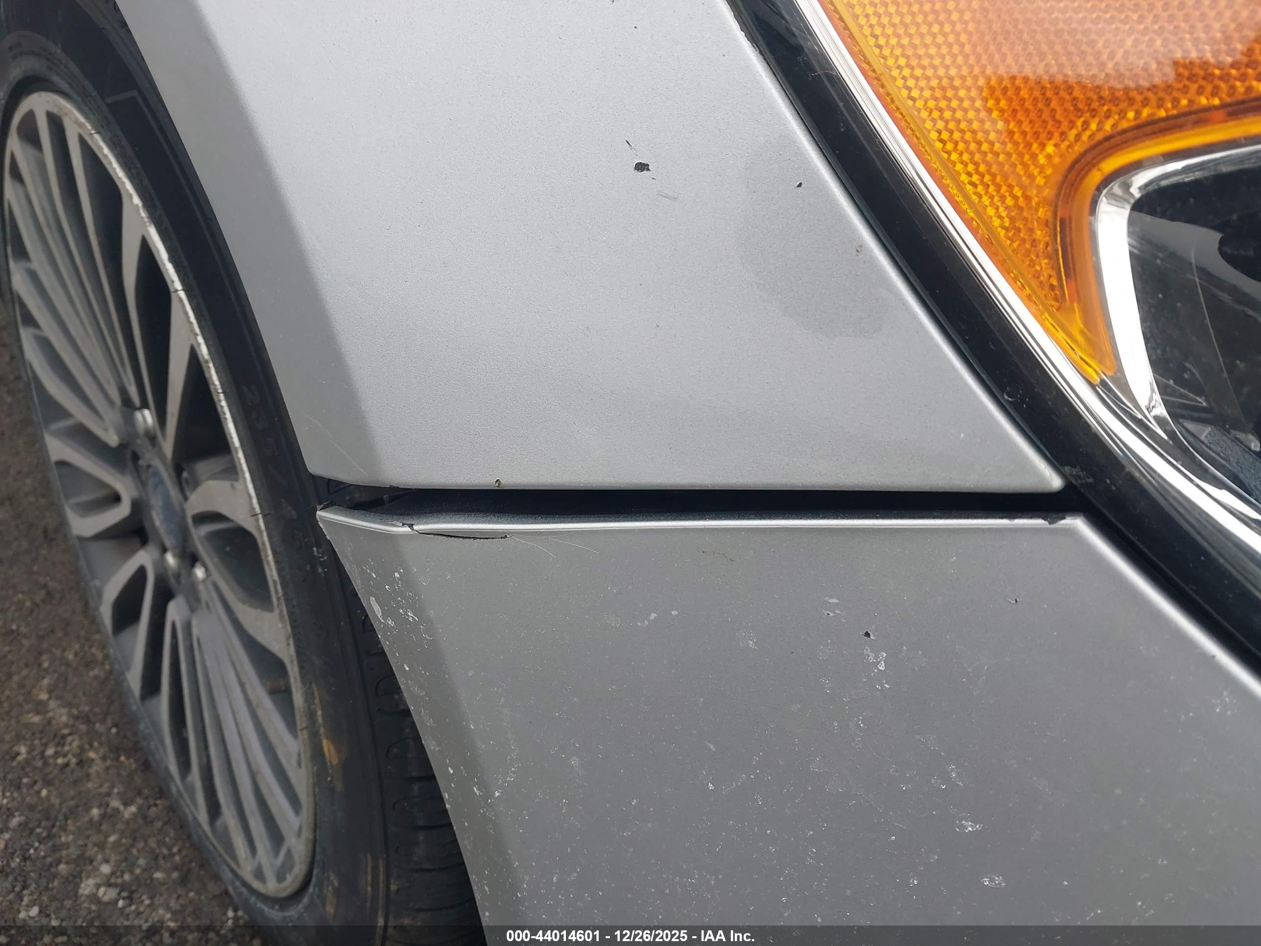 FORD FUSION image 6