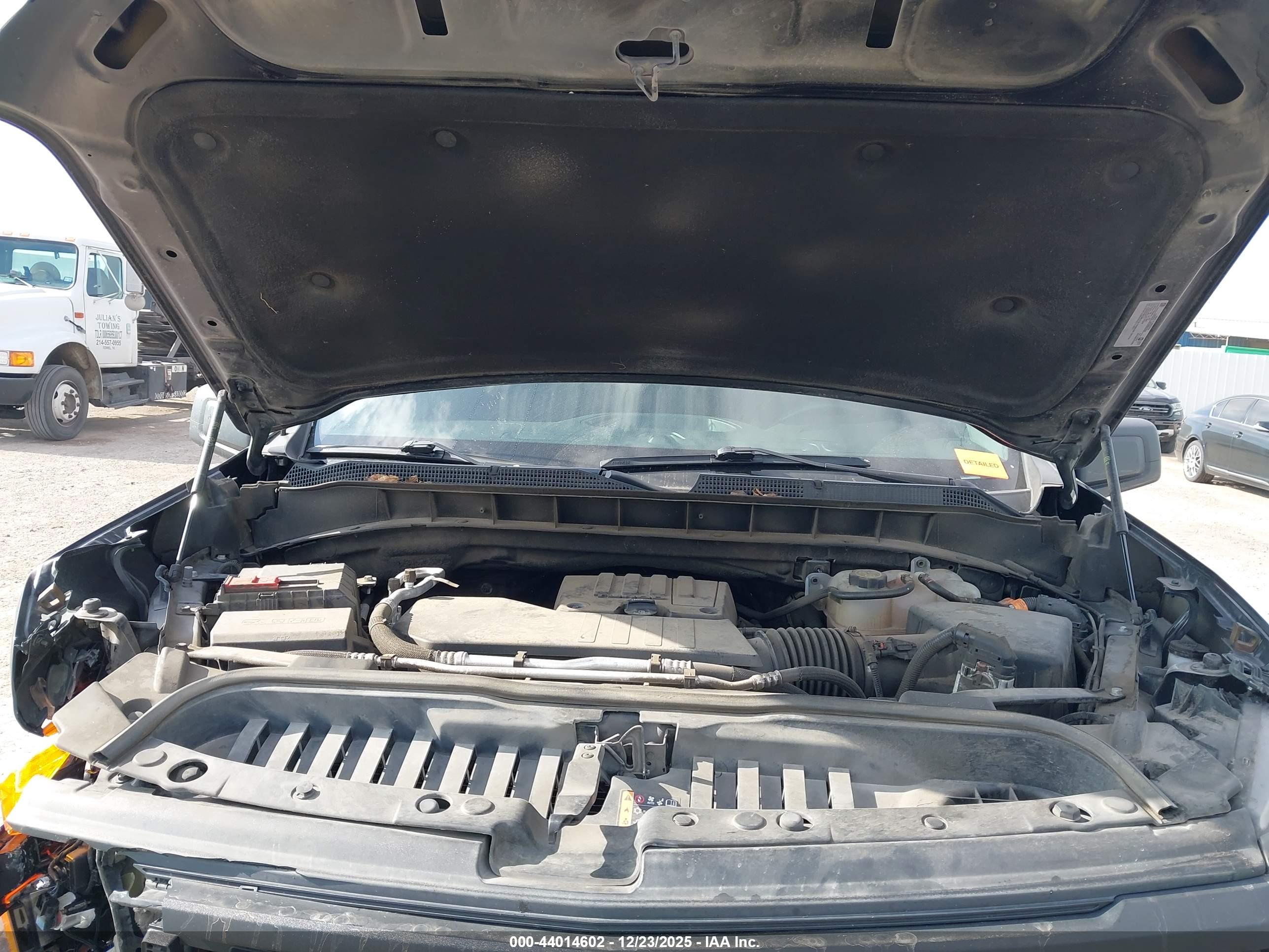 CHEVROLET SILVERADO image 10