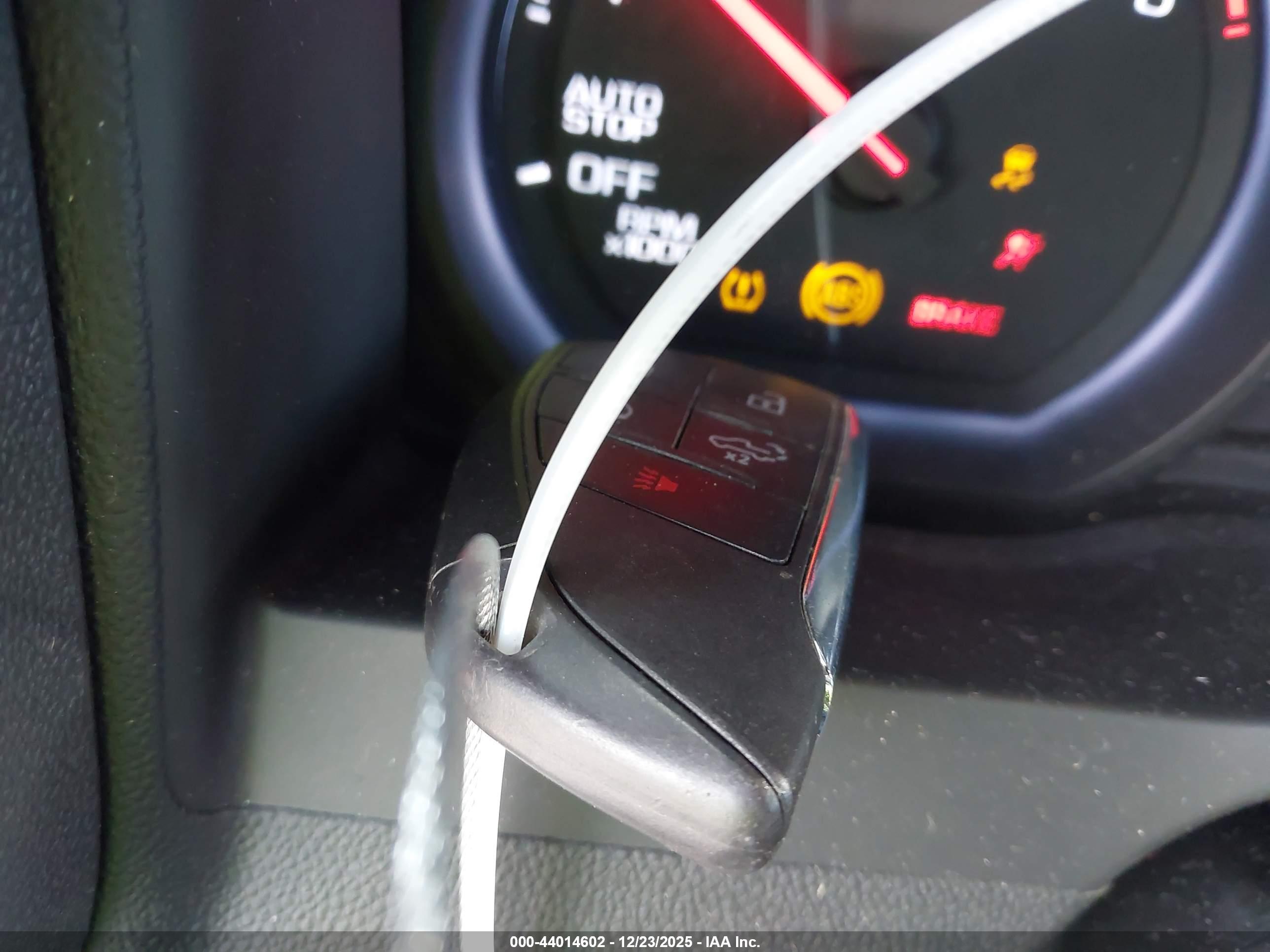 CHEVROLET SILVERADO image 11