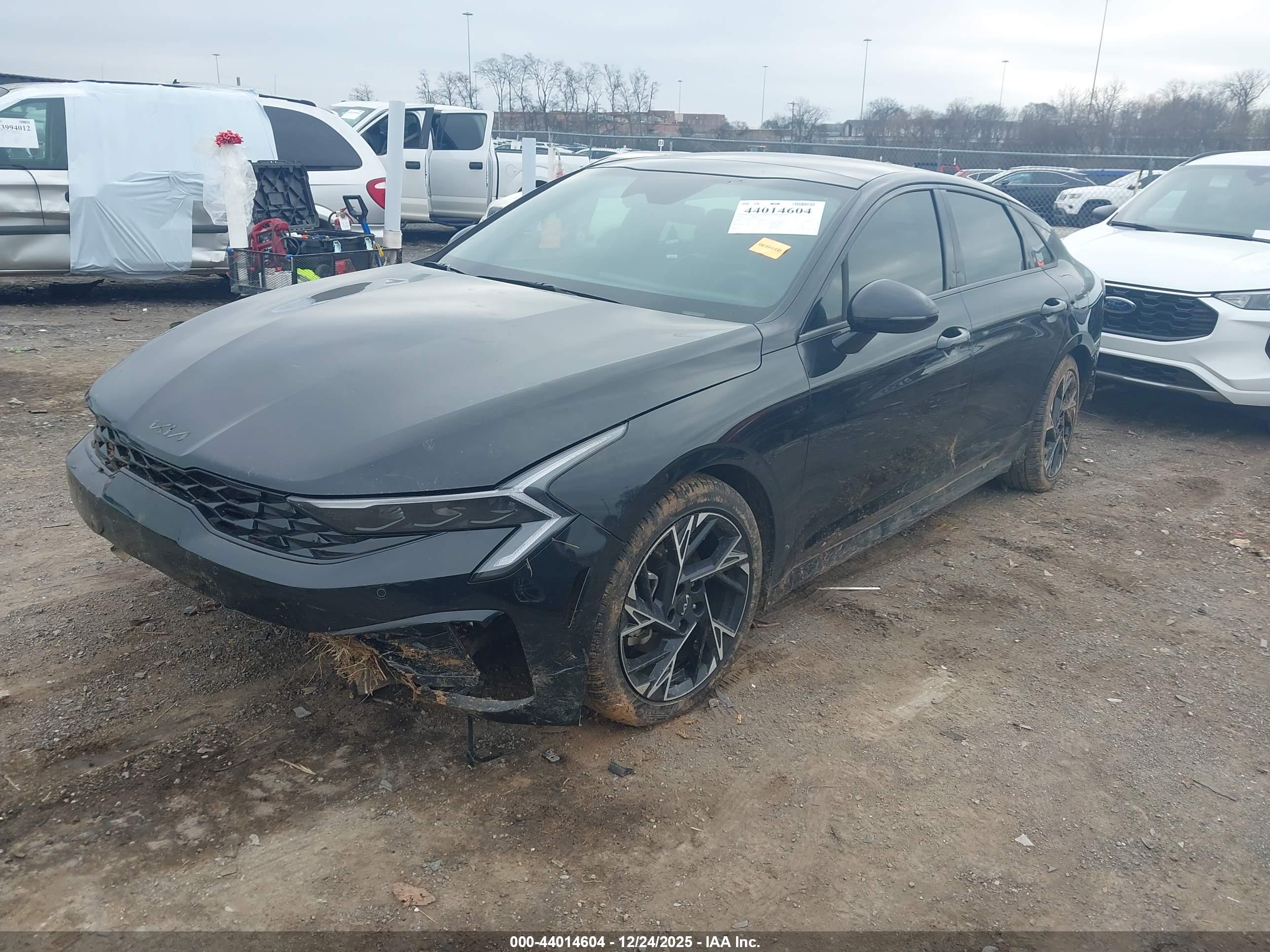 KIA K5 image 2