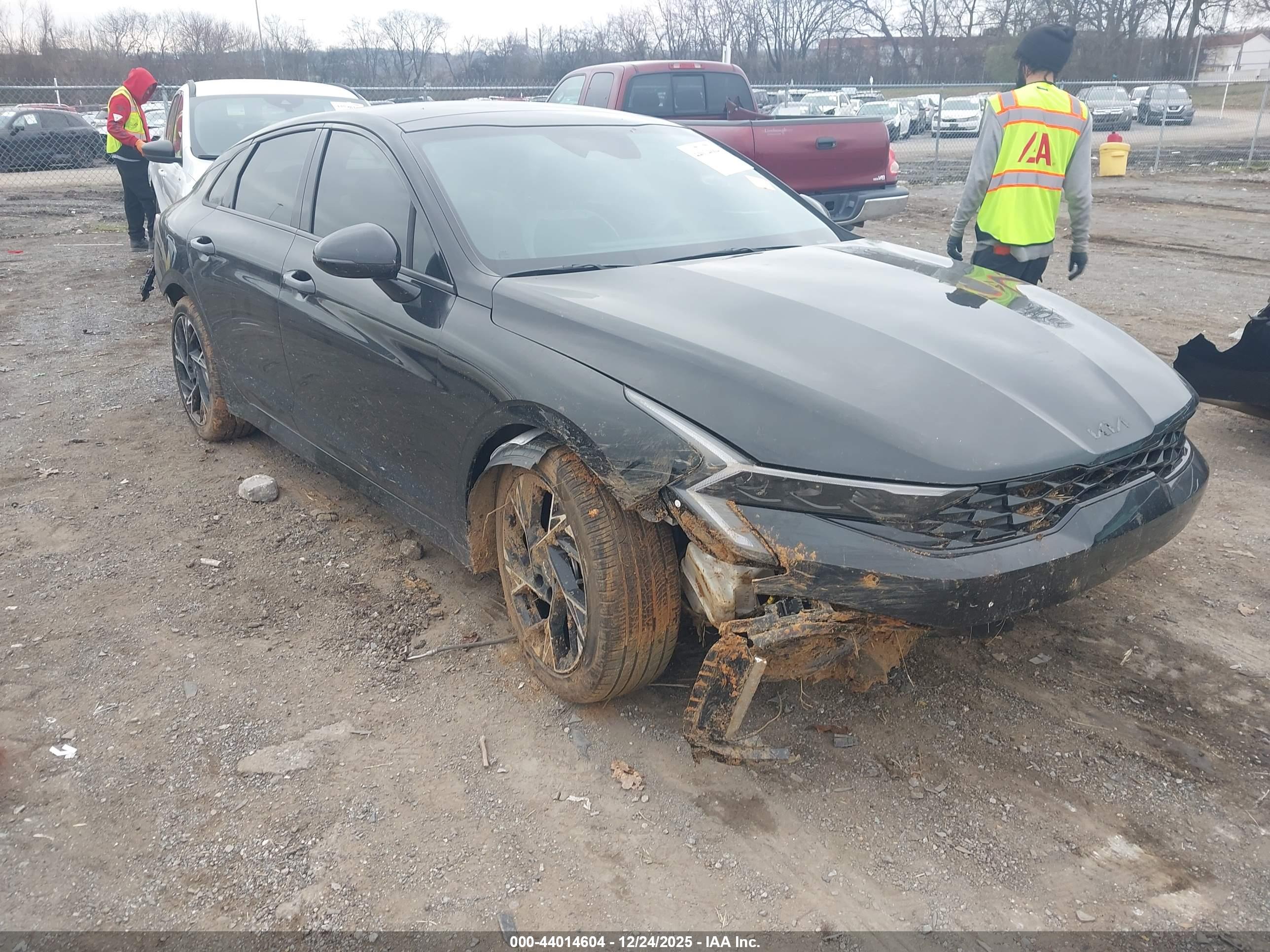 KIA K5 image 6
