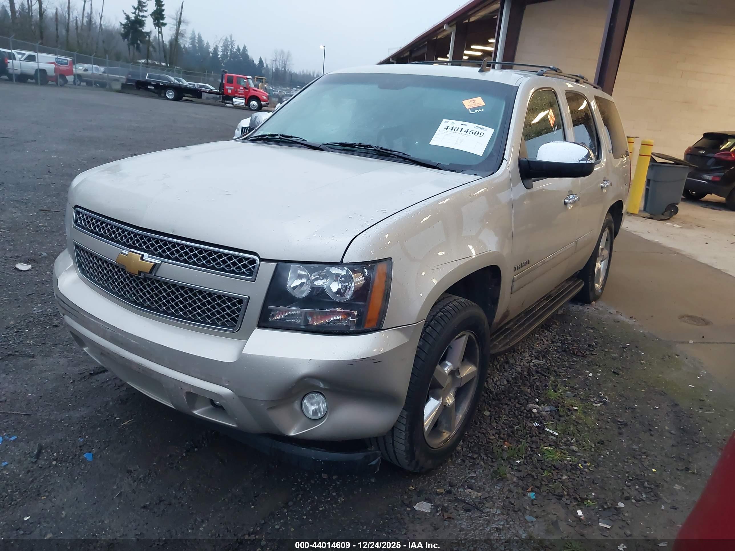 CHEVROLET TAHOE image 2