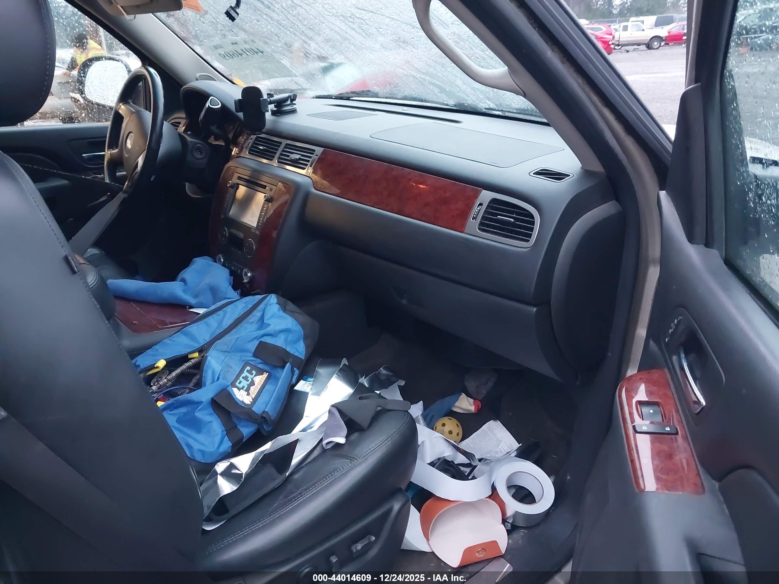 CHEVROLET TAHOE image 5
