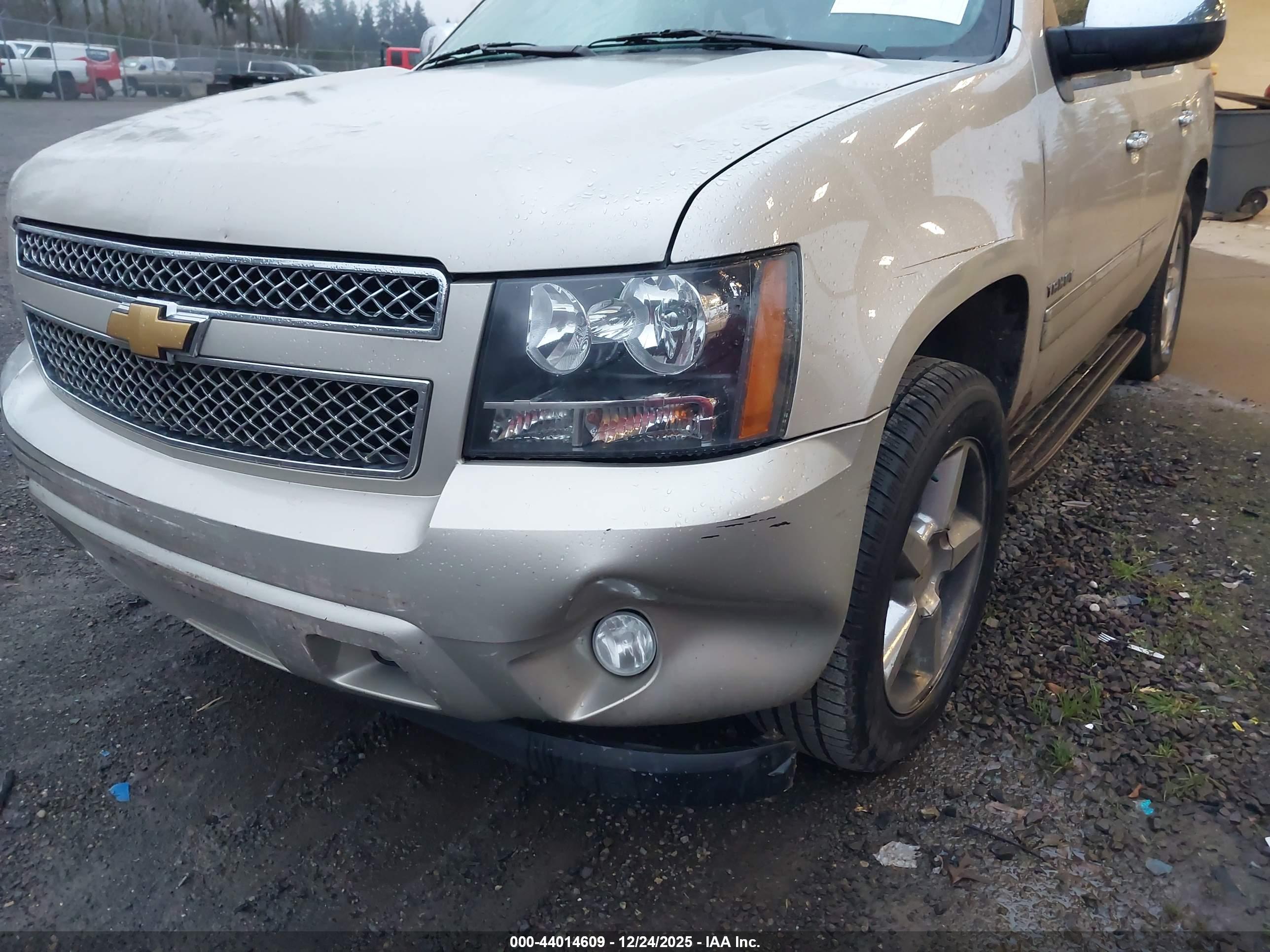 CHEVROLET TAHOE image 6
