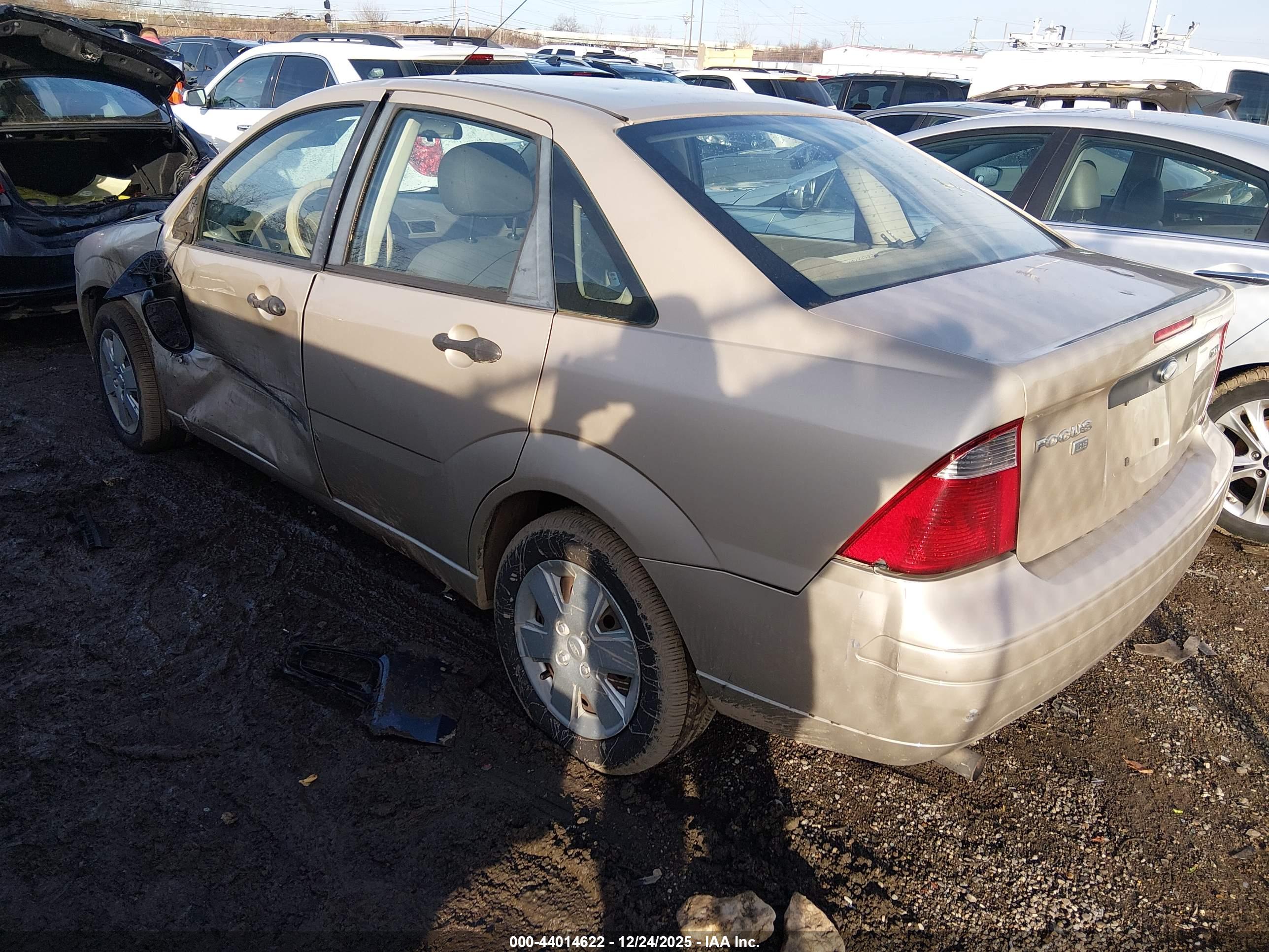 FORD FOCUS image 3
