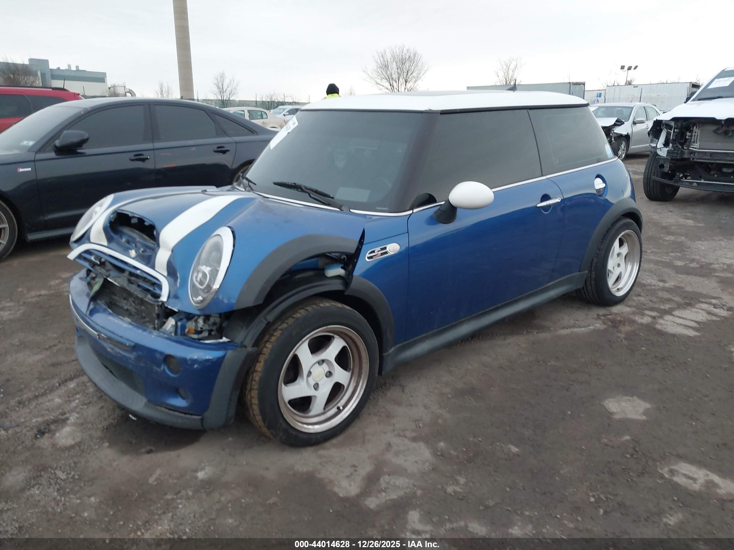 MINI COOPER image 2