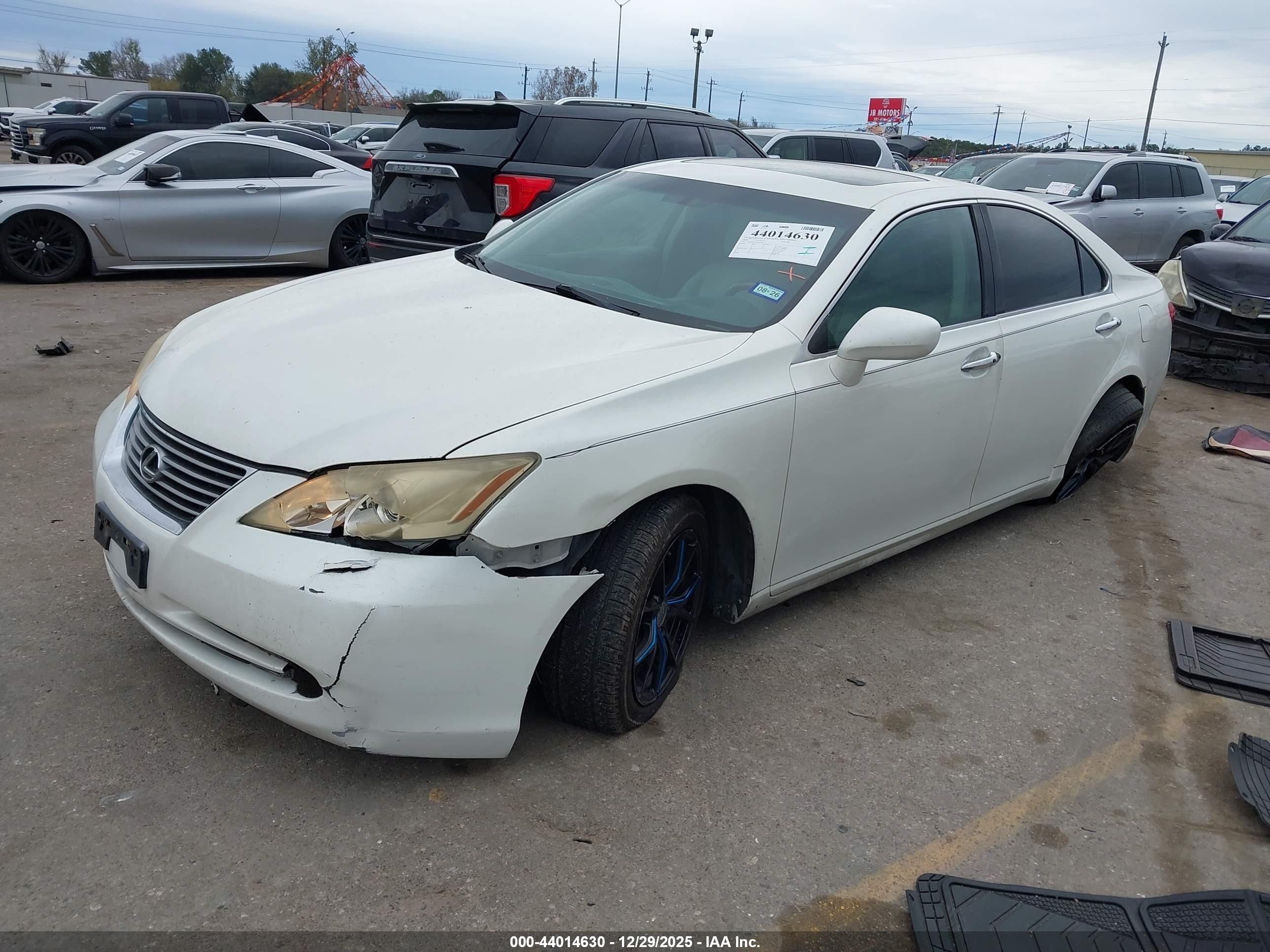 LEXUS ES image 2