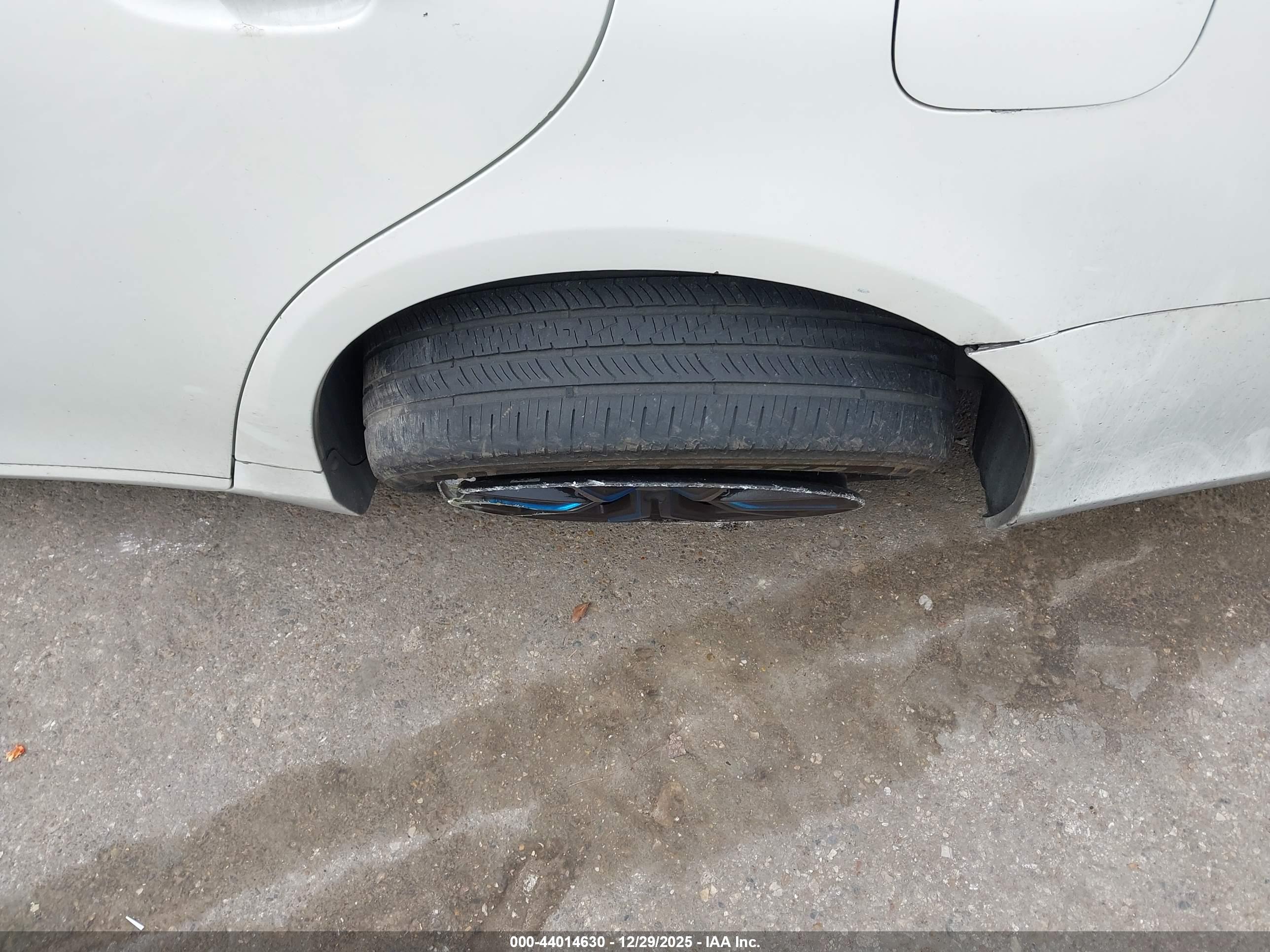 LEXUS ES image 6