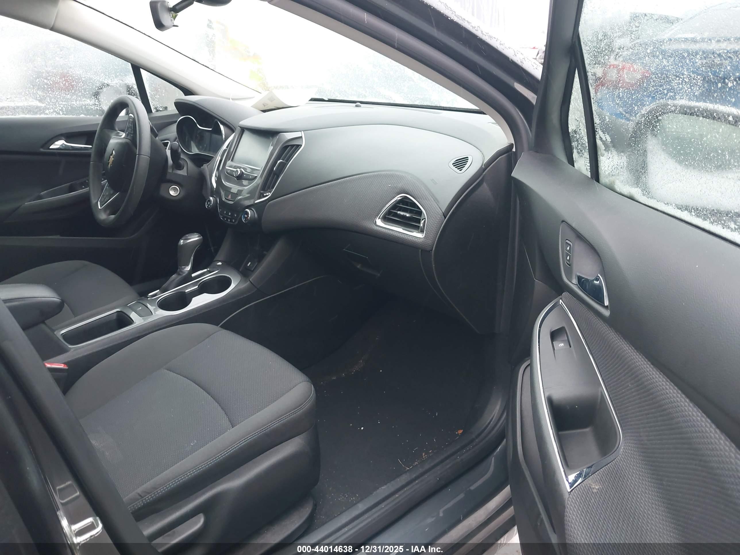 CHEVROLET CRUZE image 5