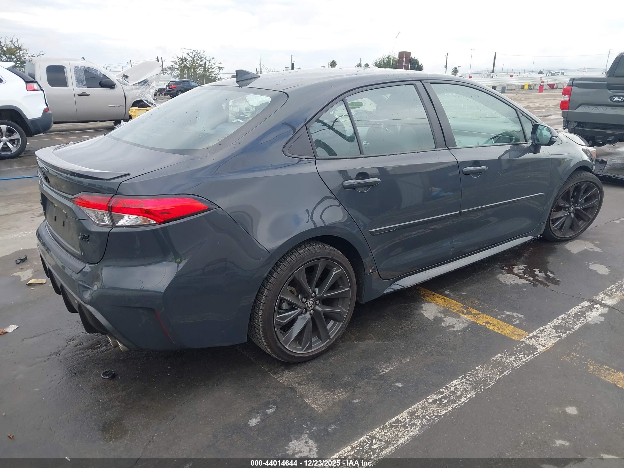 TOYOTA COROLLA image 4