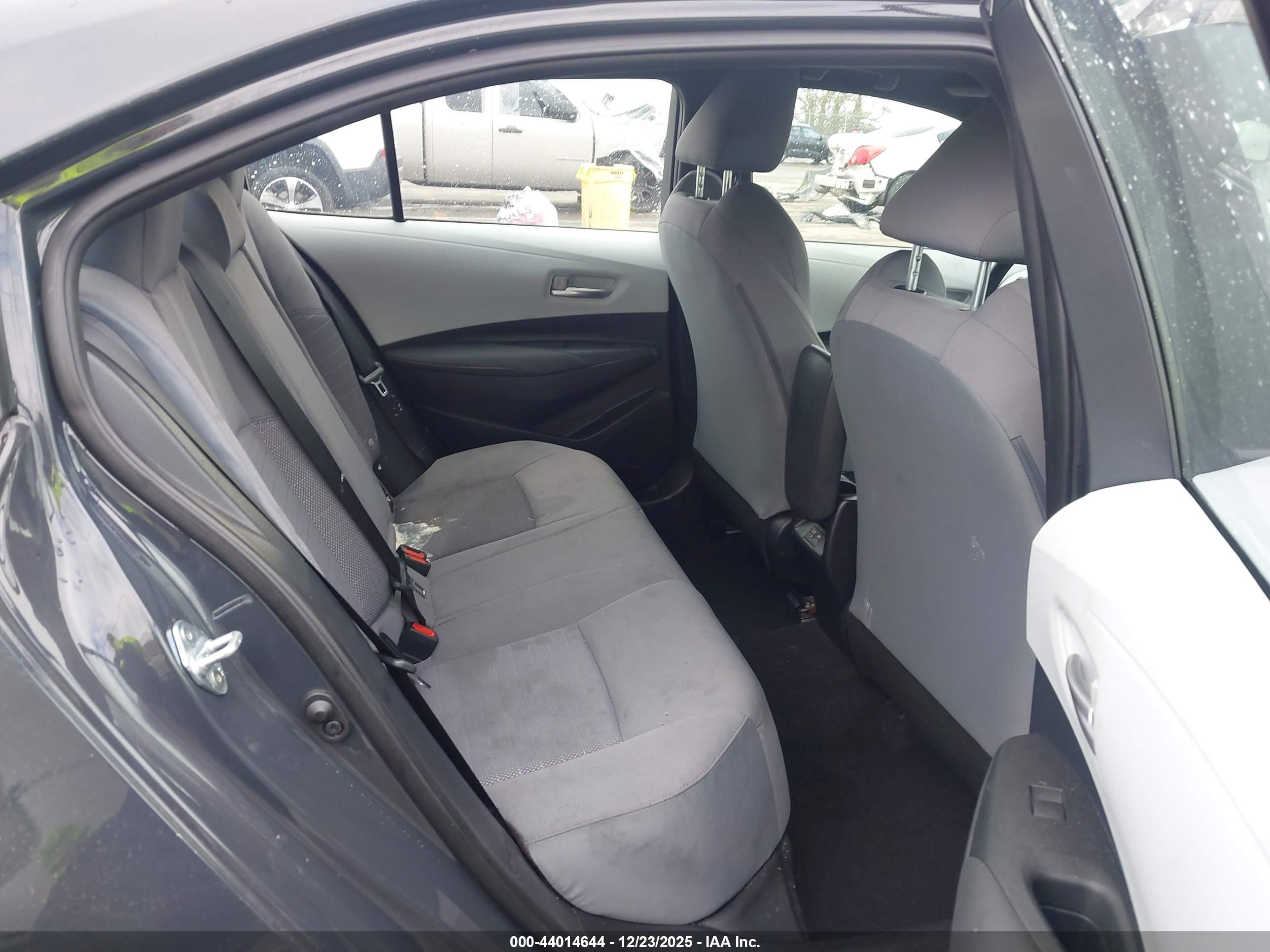 TOYOTA COROLLA image 8
