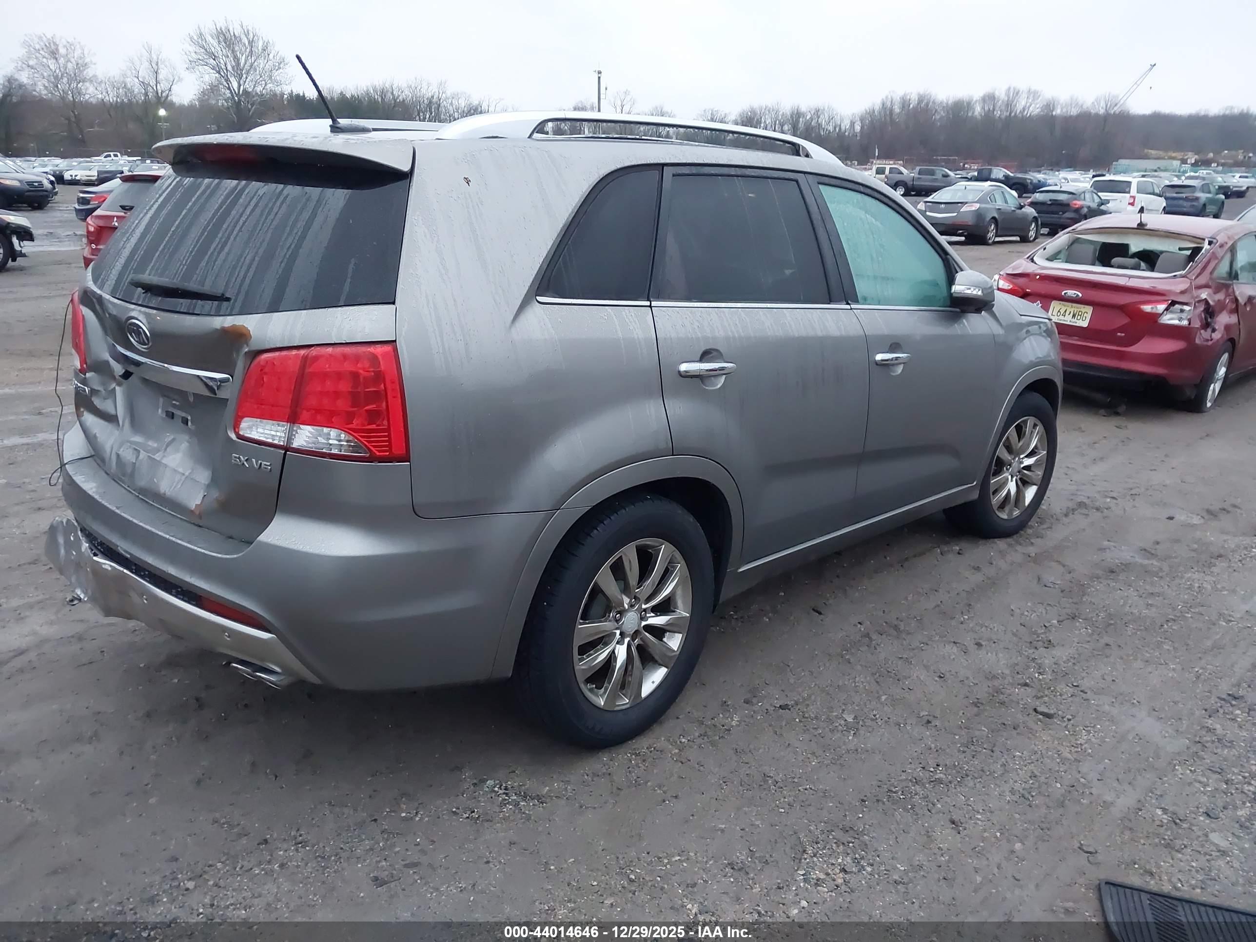KIA SORENTO image 4