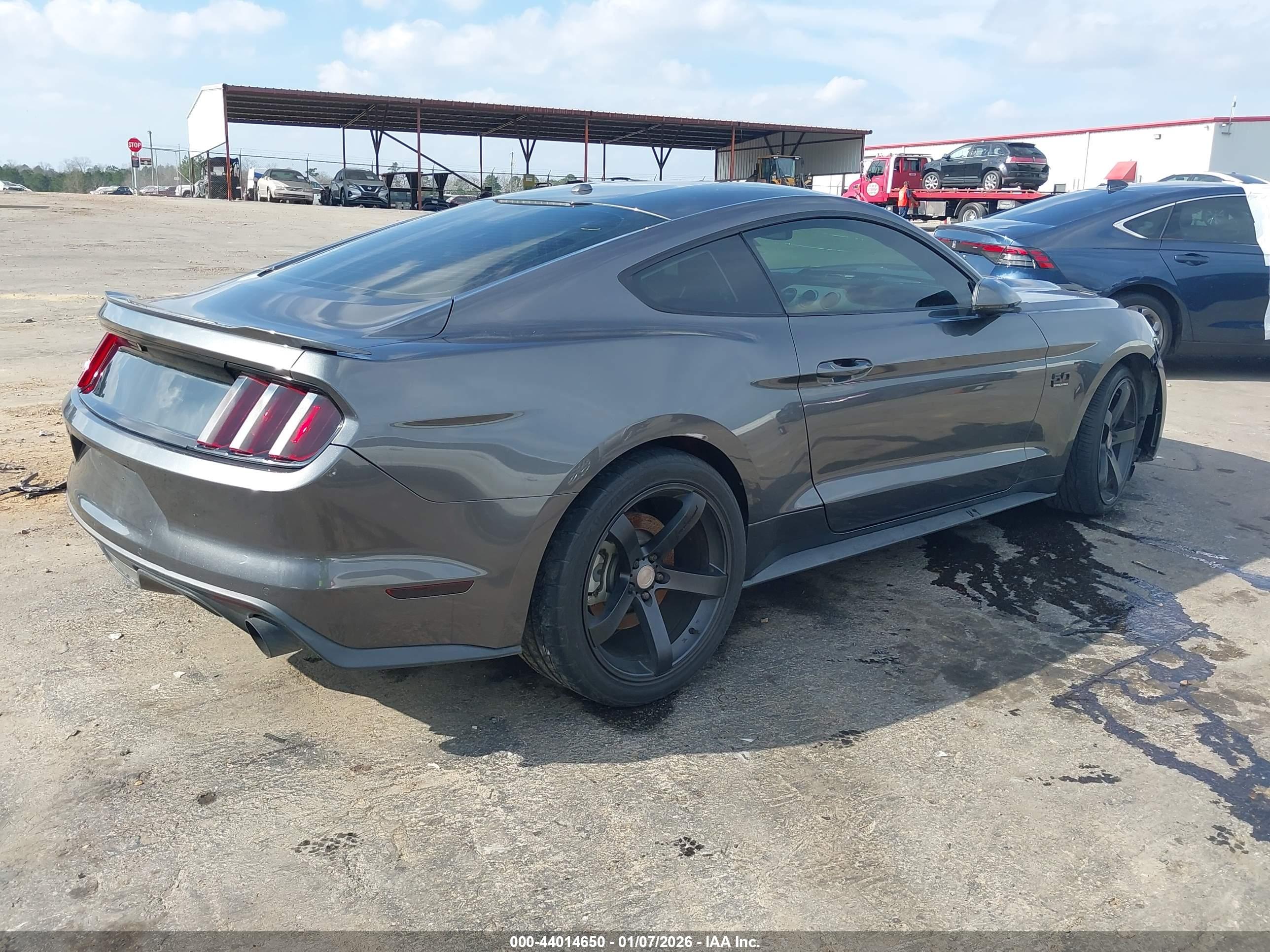 FORD MUSTANG image 4