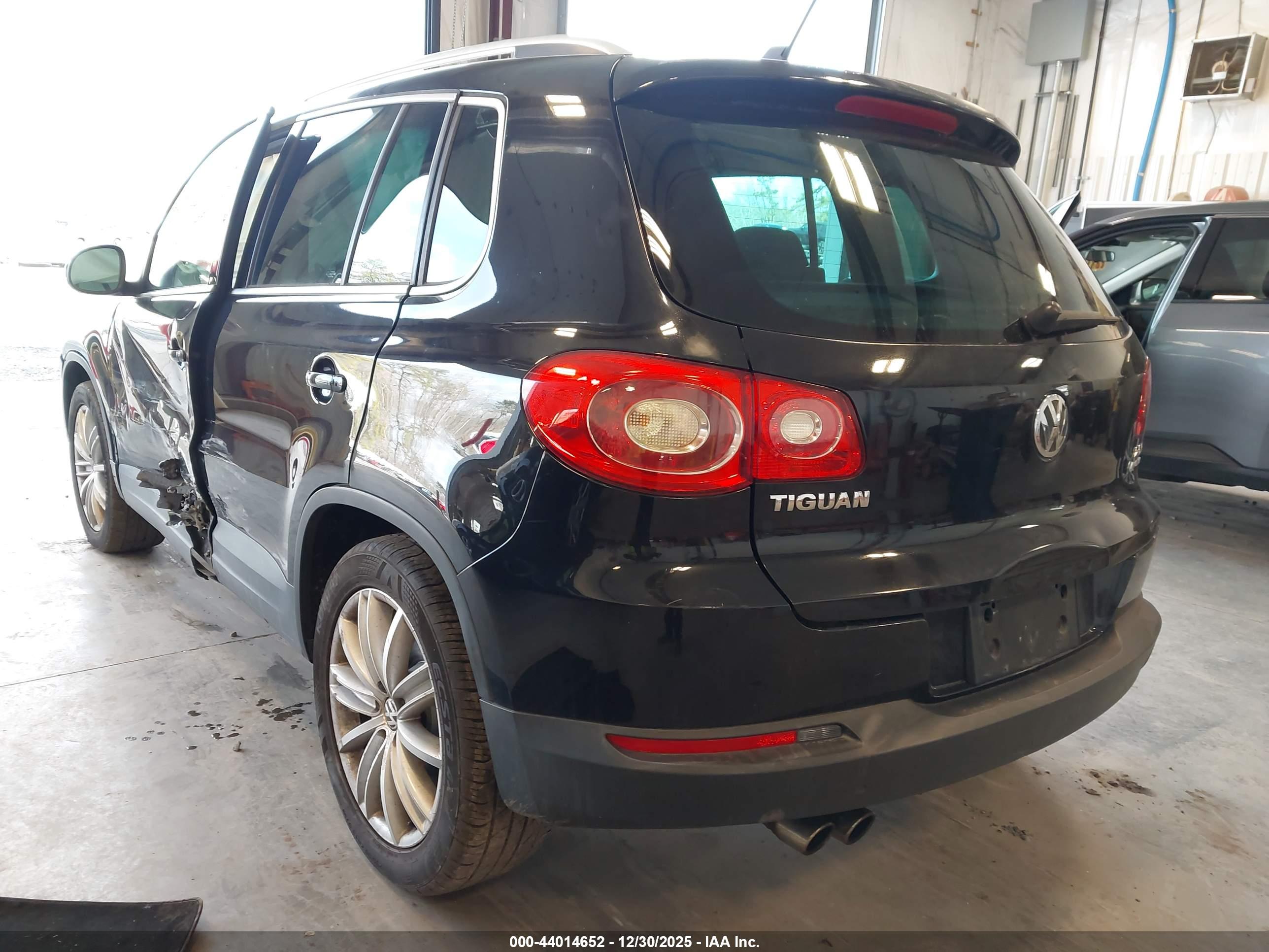 VOLKSWAGEN TIGUAN image 3