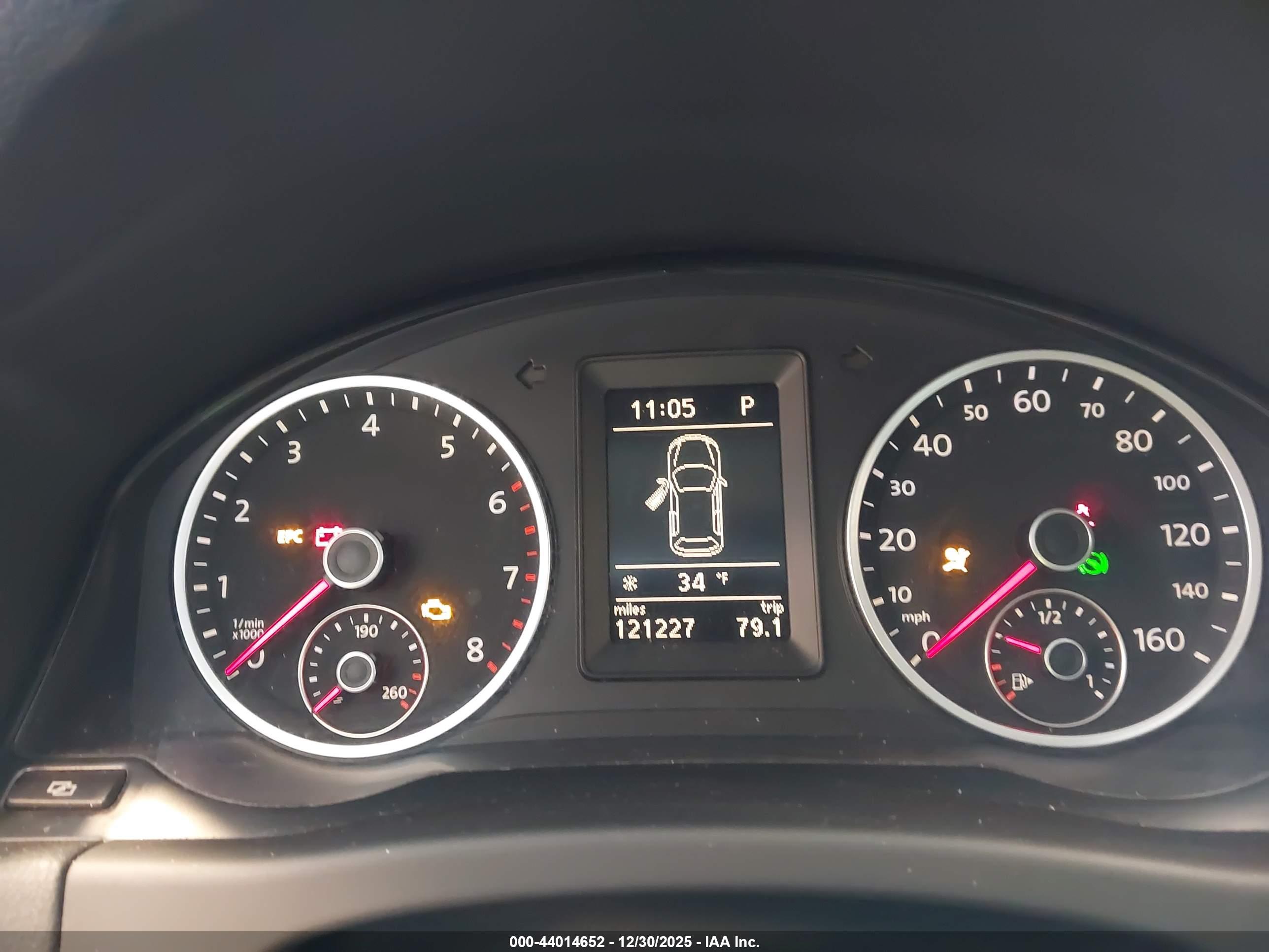 VOLKSWAGEN TIGUAN image 7