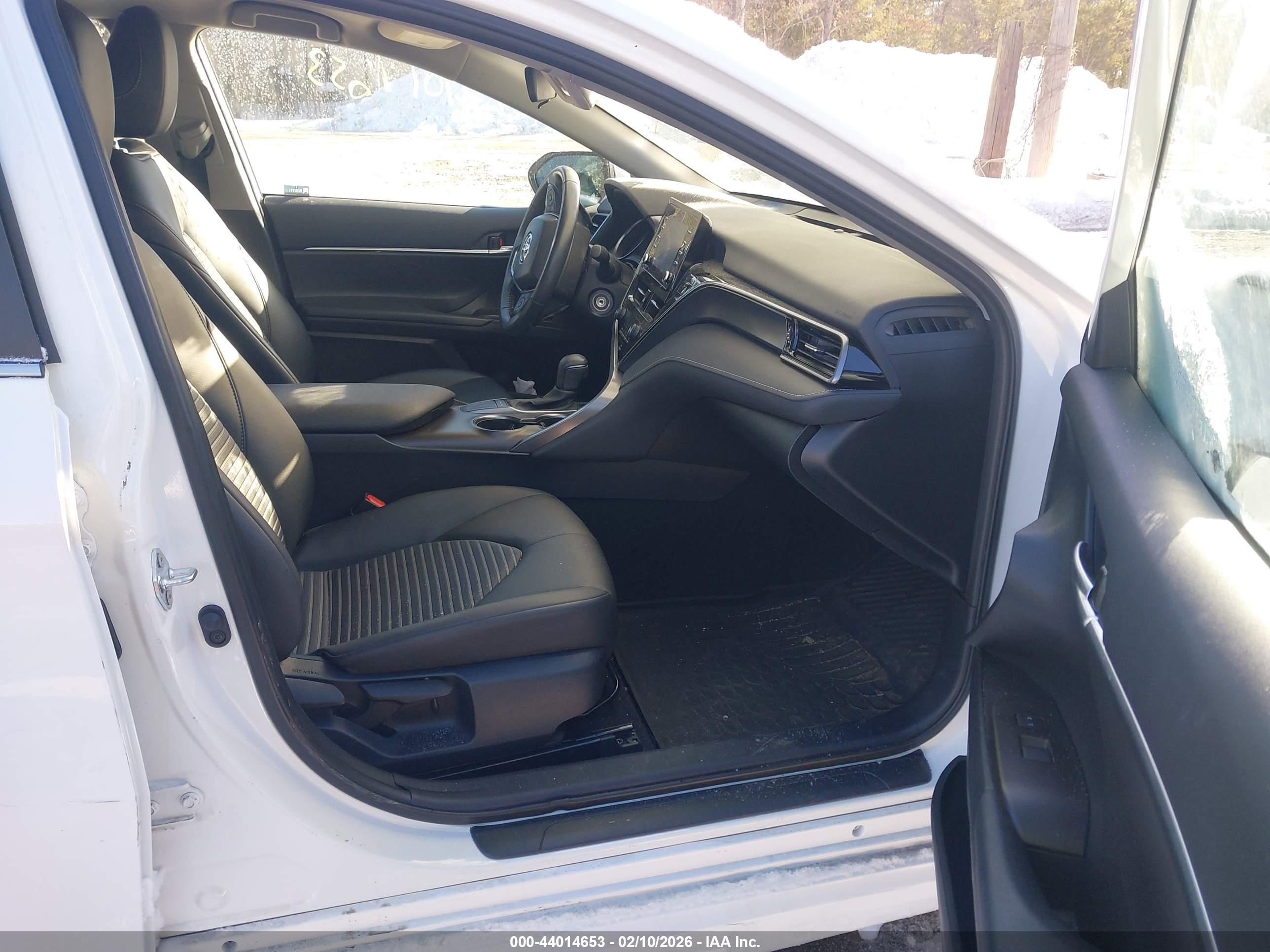 TOYOTA CAMRY image 5
