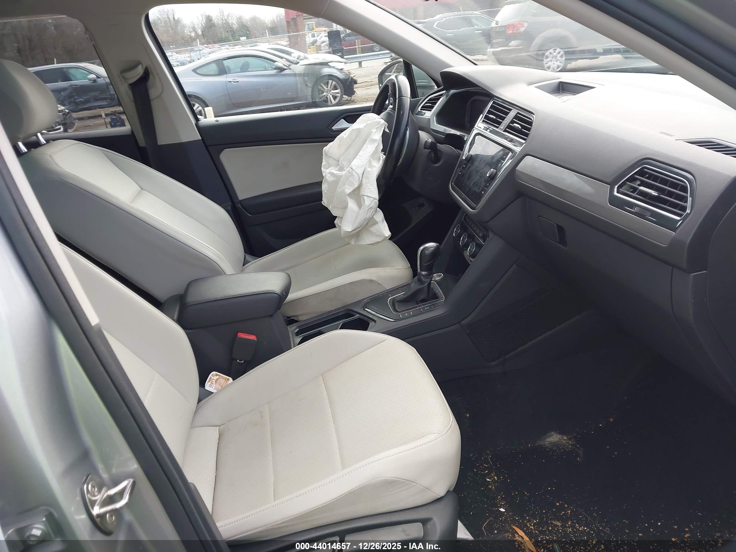 VOLKSWAGEN TIGUAN image 5