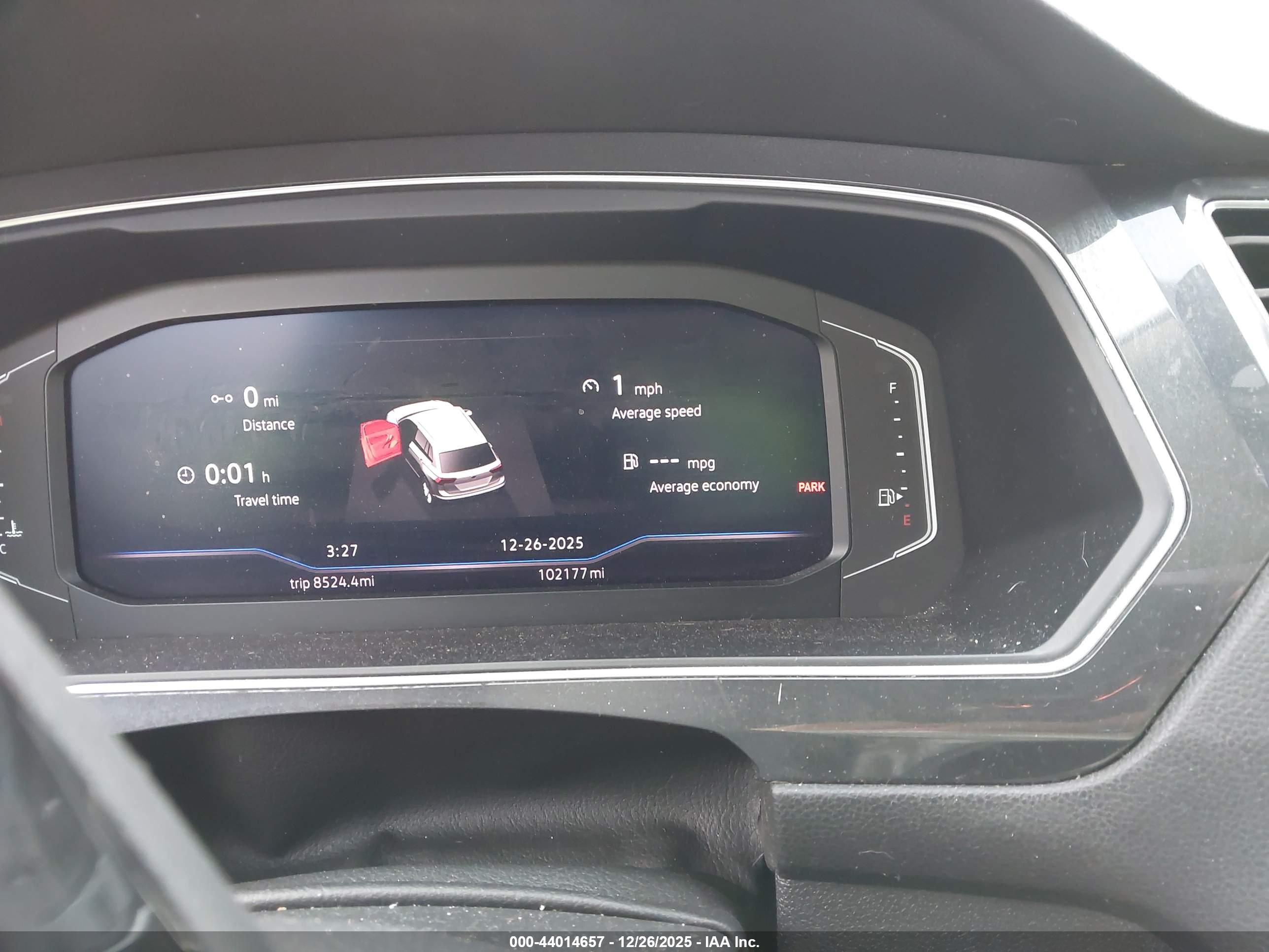 VOLKSWAGEN TIGUAN image 7