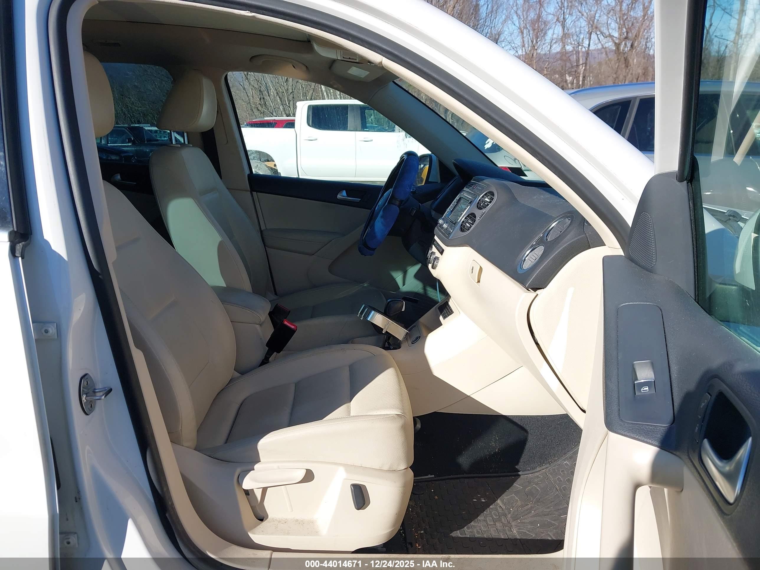 VOLKSWAGEN TIGUAN image 5