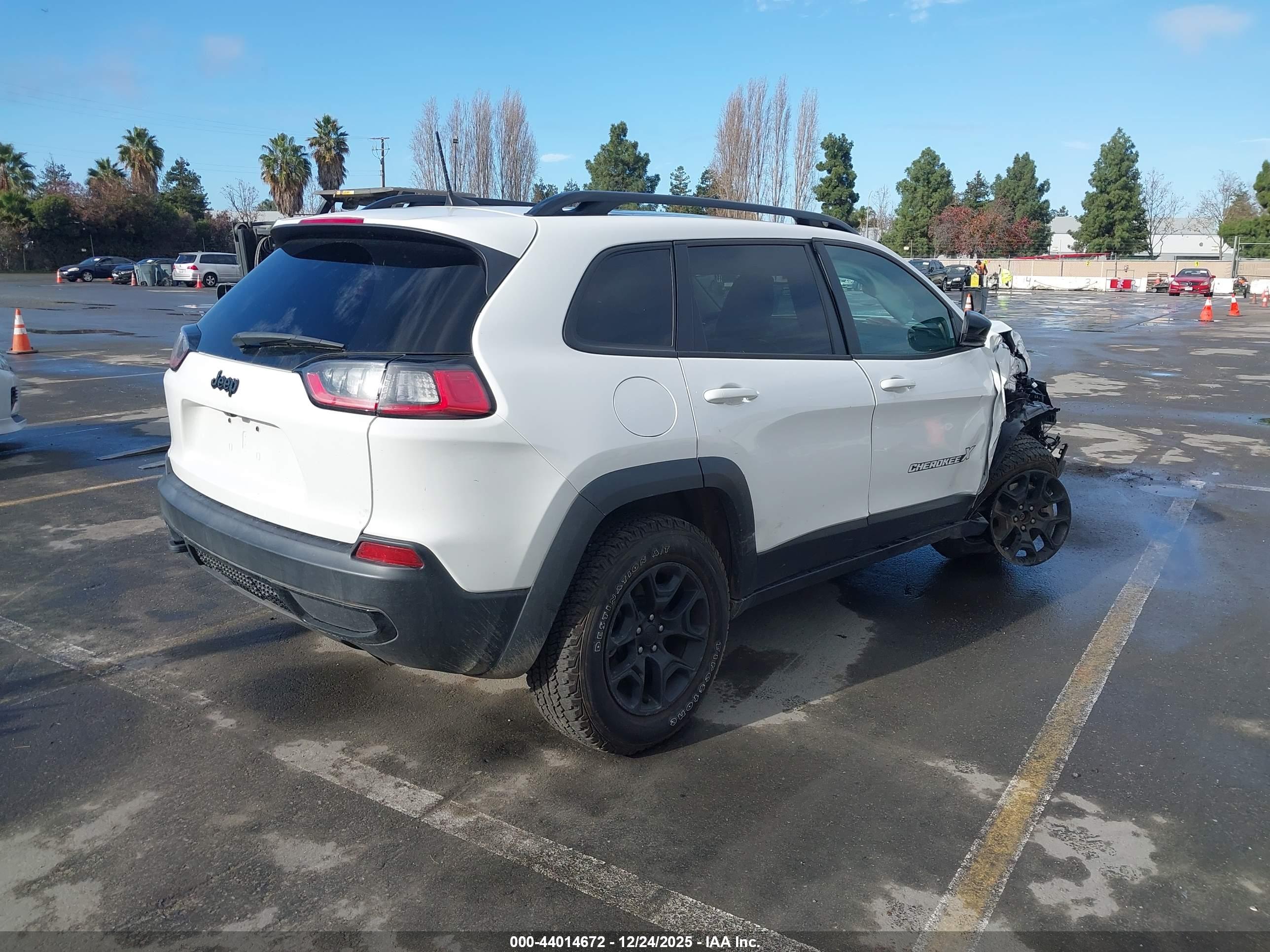 JEEP CHEROKEE image 4