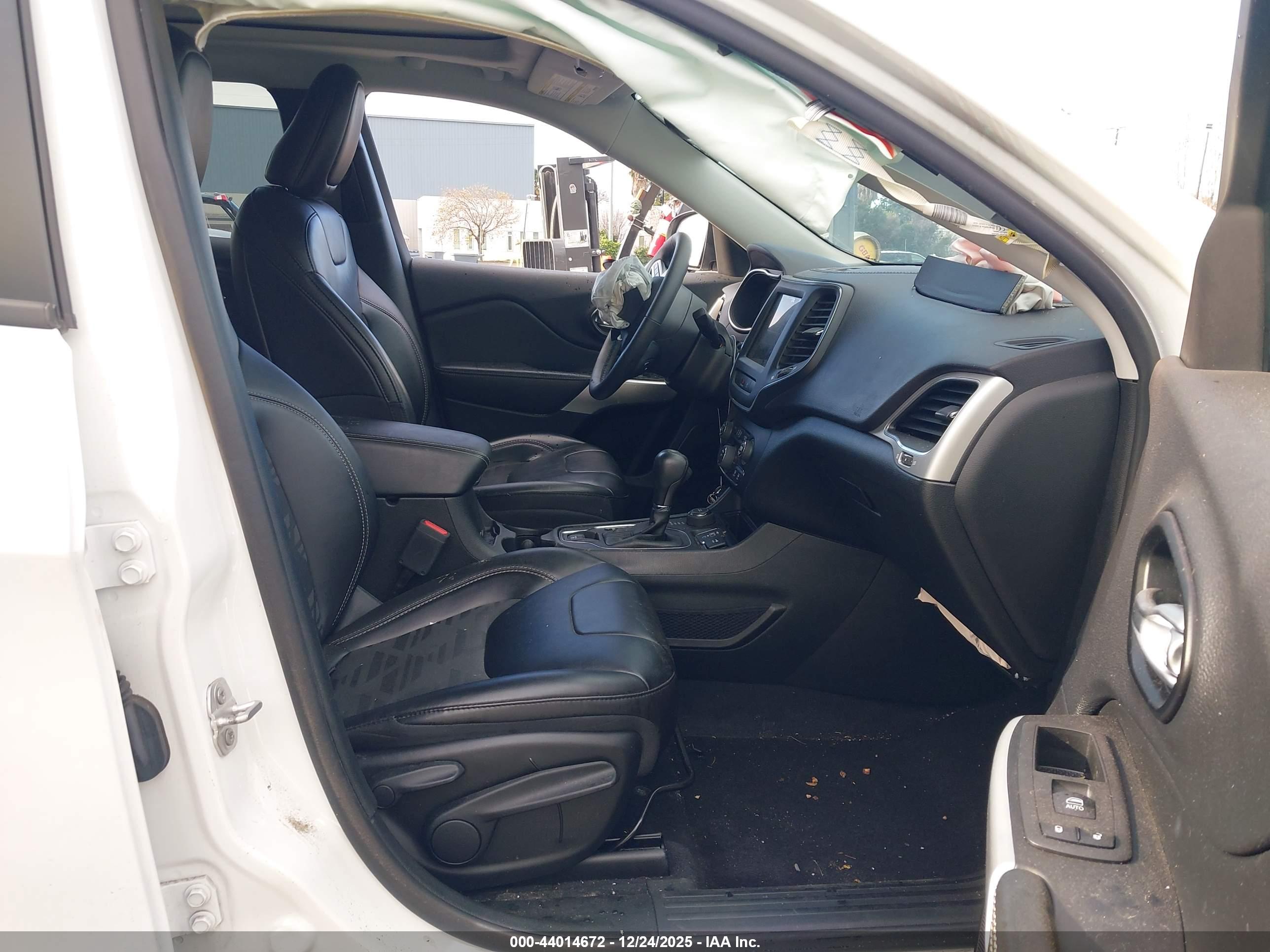JEEP CHEROKEE image 5