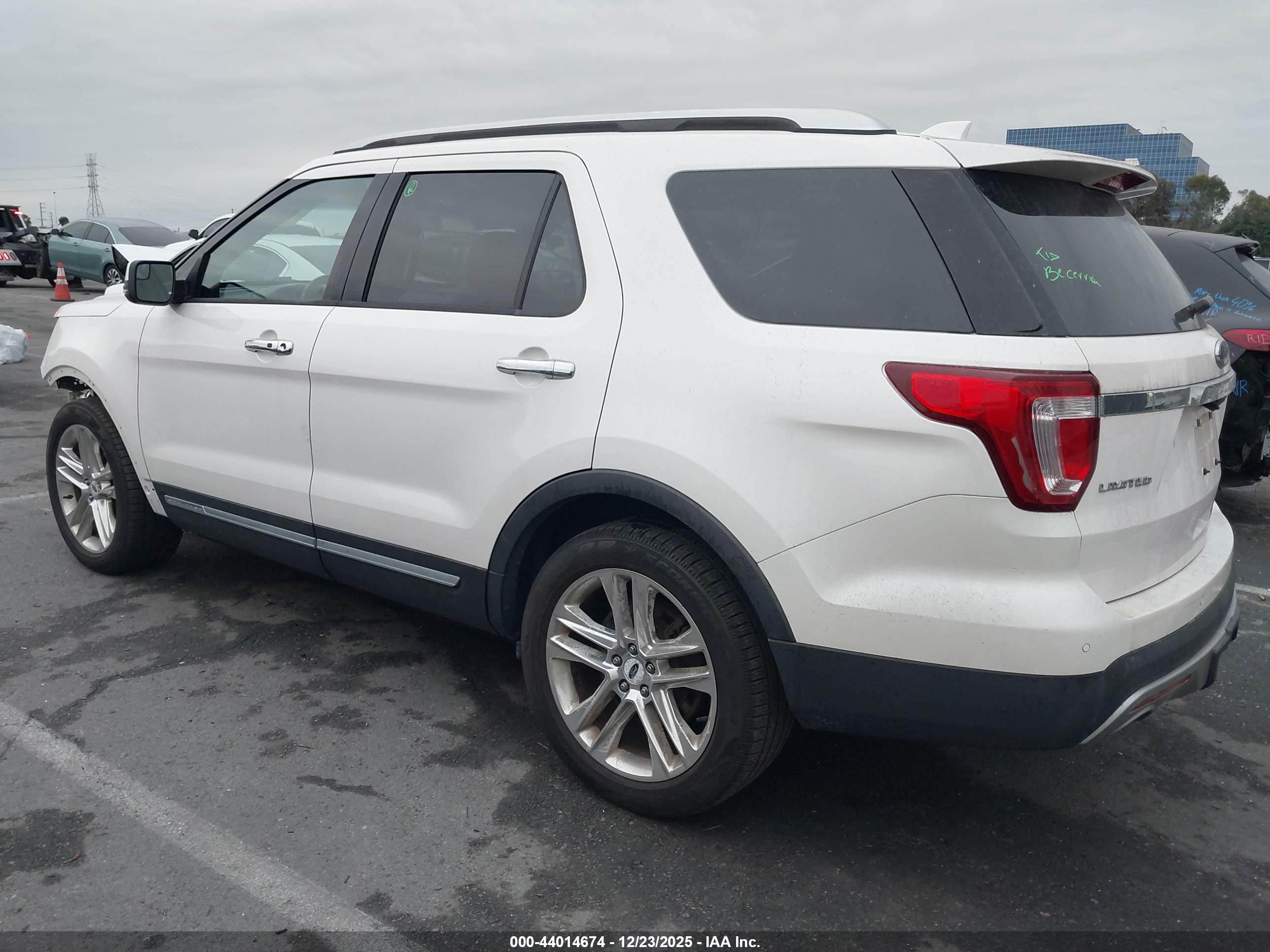 FORD EXPLORER image 3