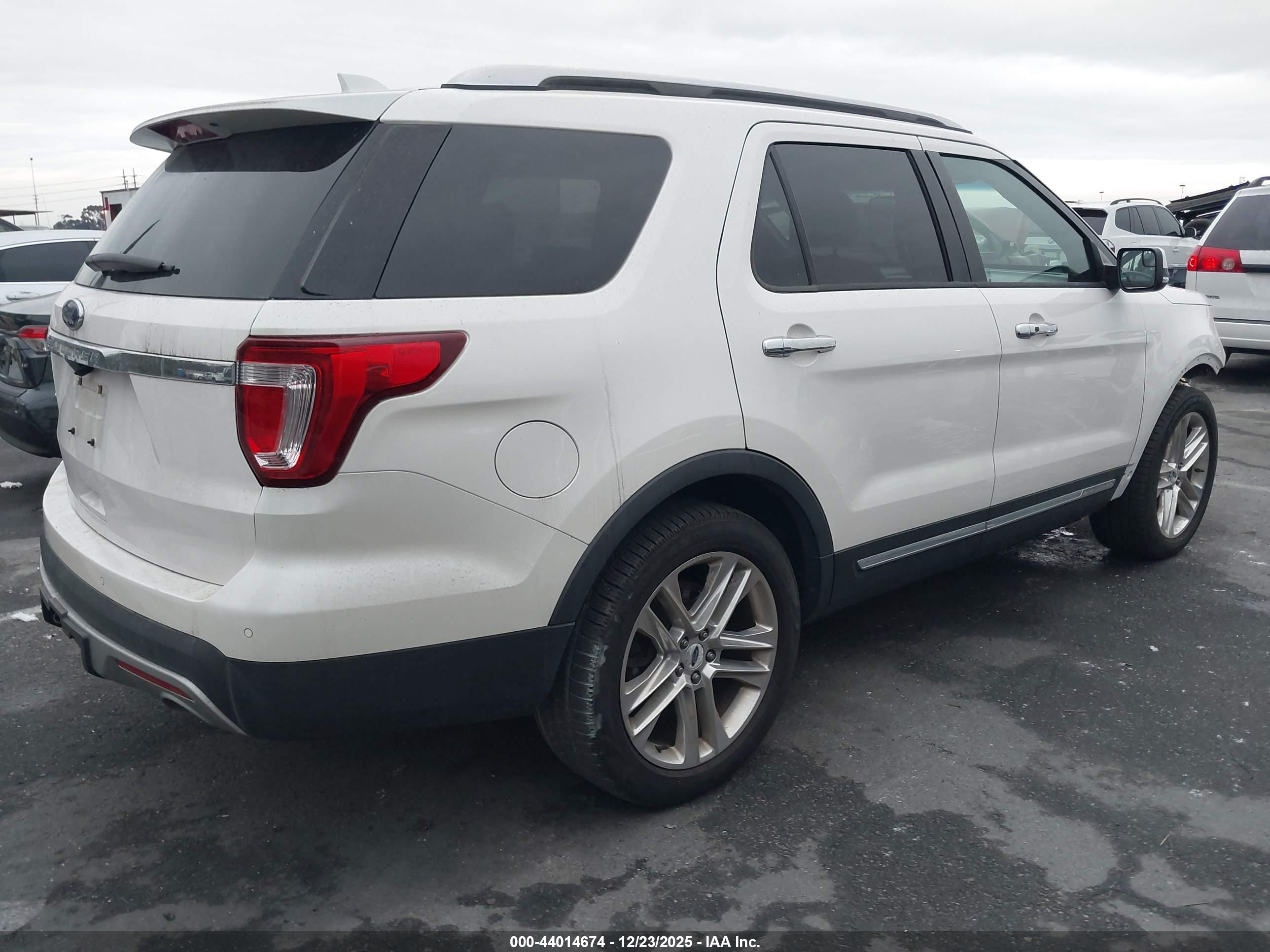 FORD EXPLORER image 4