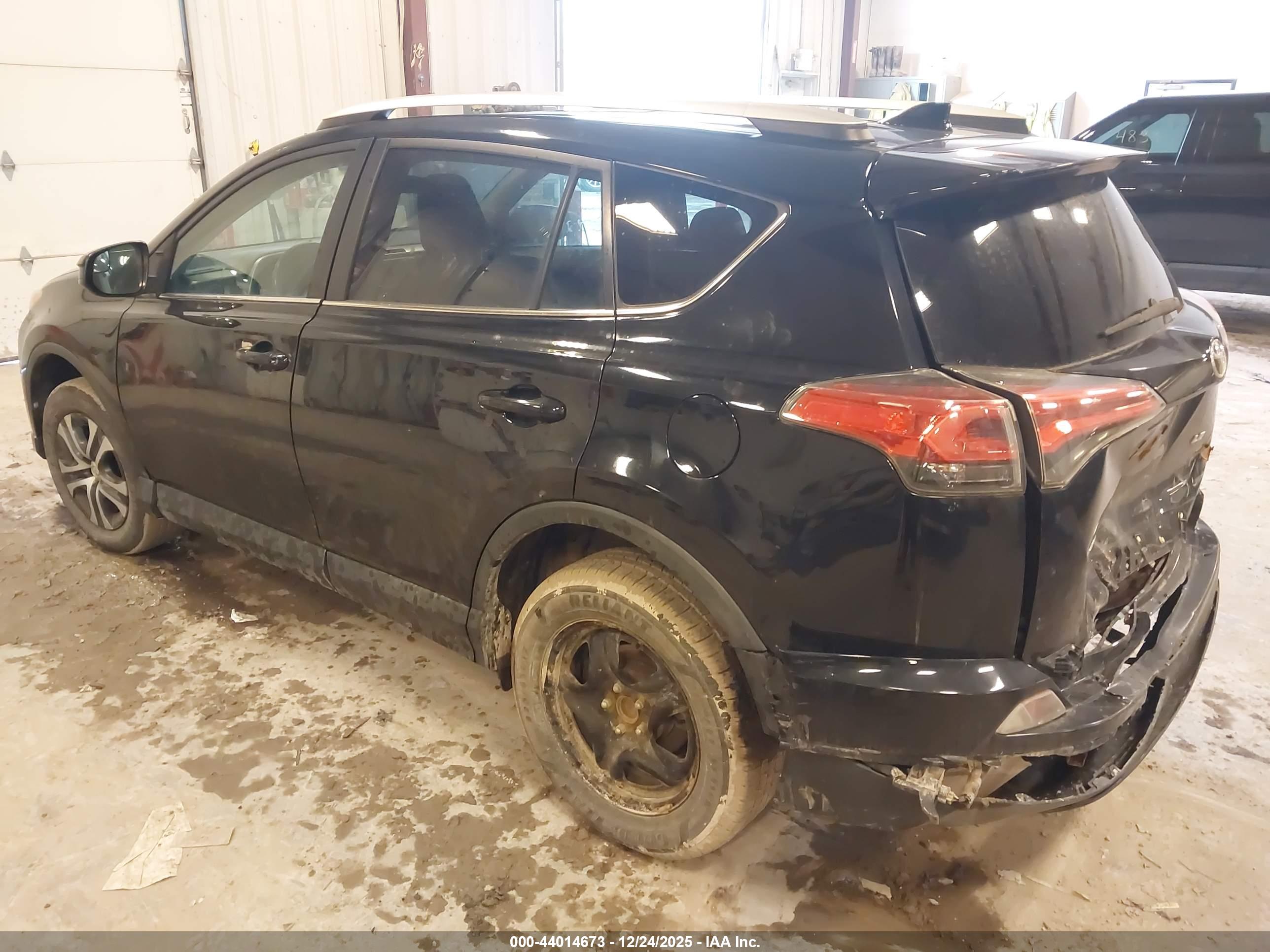 TOYOTA RAV4 image 3