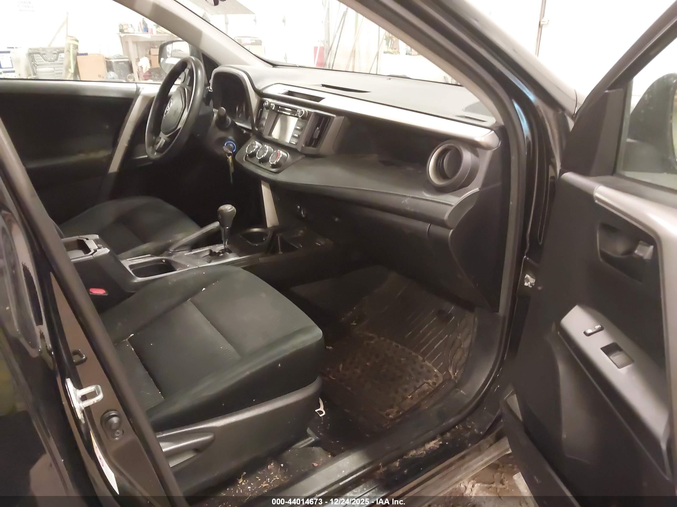 TOYOTA RAV4 image 5