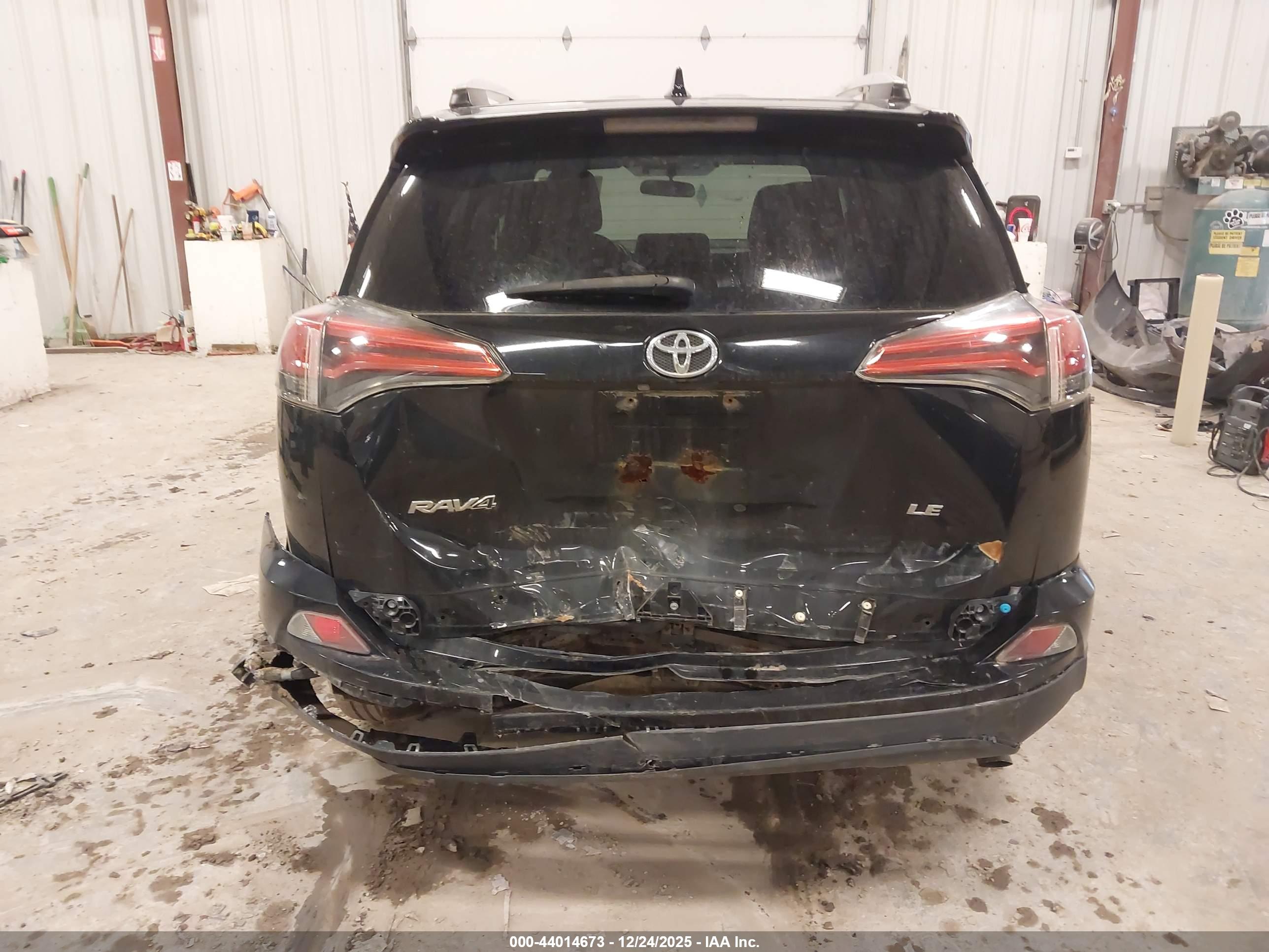 TOYOTA RAV4 image 6