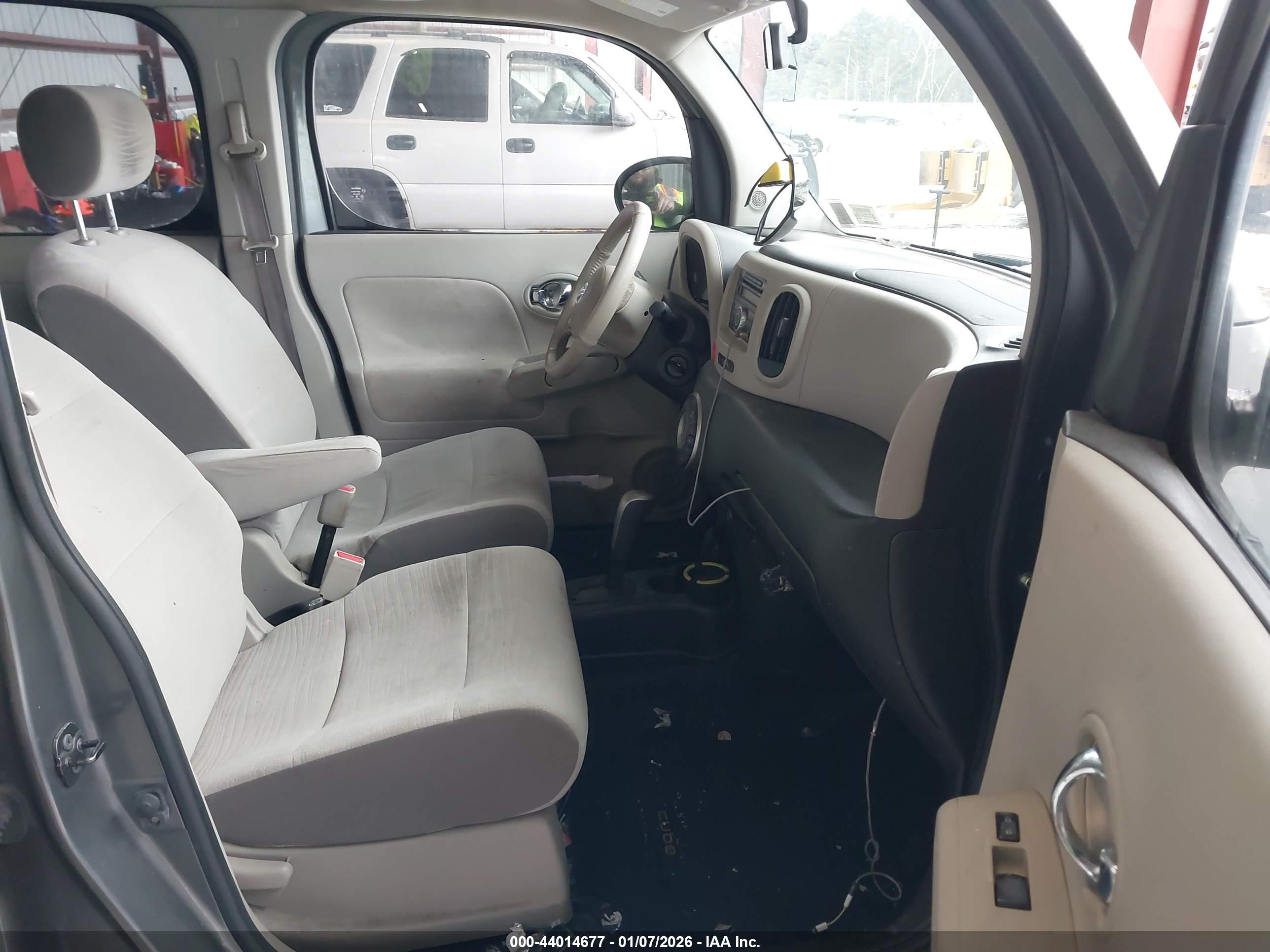 NISSAN CUBE image 5